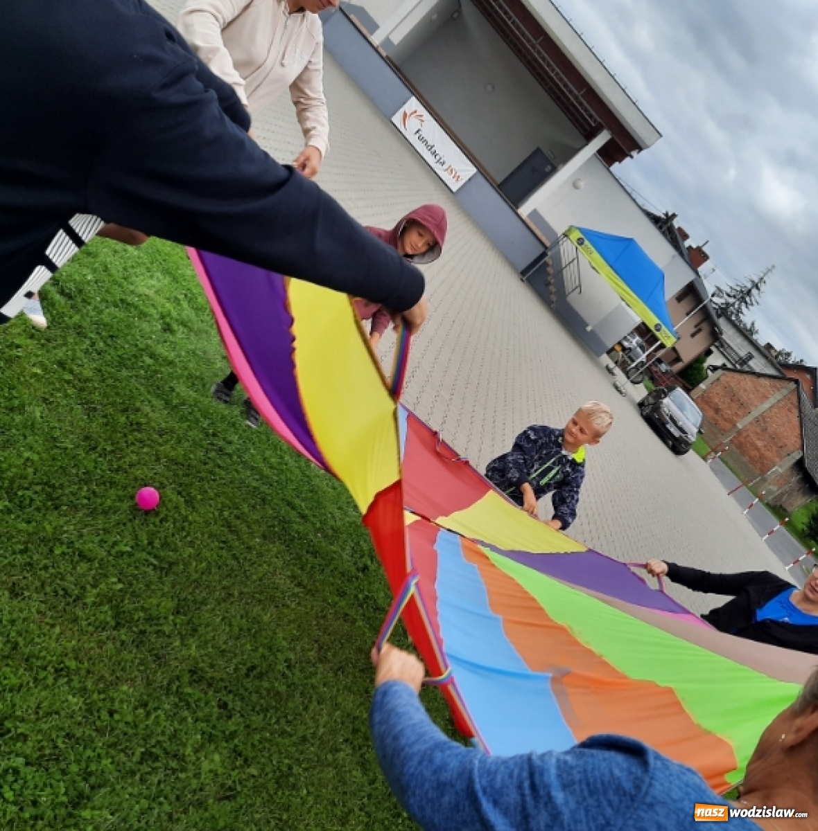 Zdjęcie w galerii na portalu naszwodzislaw.com: Deszczowe zakończenie wakacji w Połomi [FOTO] wiadomości z regionu
