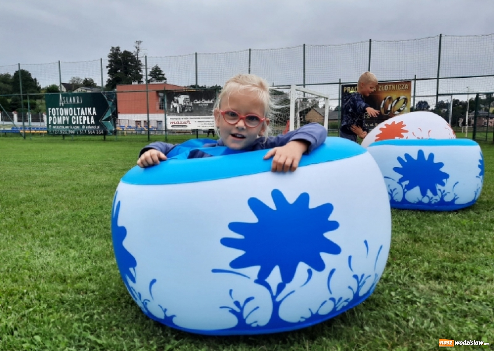 Zdjęcie w galerii na portalu naszwodzislaw.com: Deszczowe zakończenie wakacji w Połomi [FOTO] wiadomości z regionu