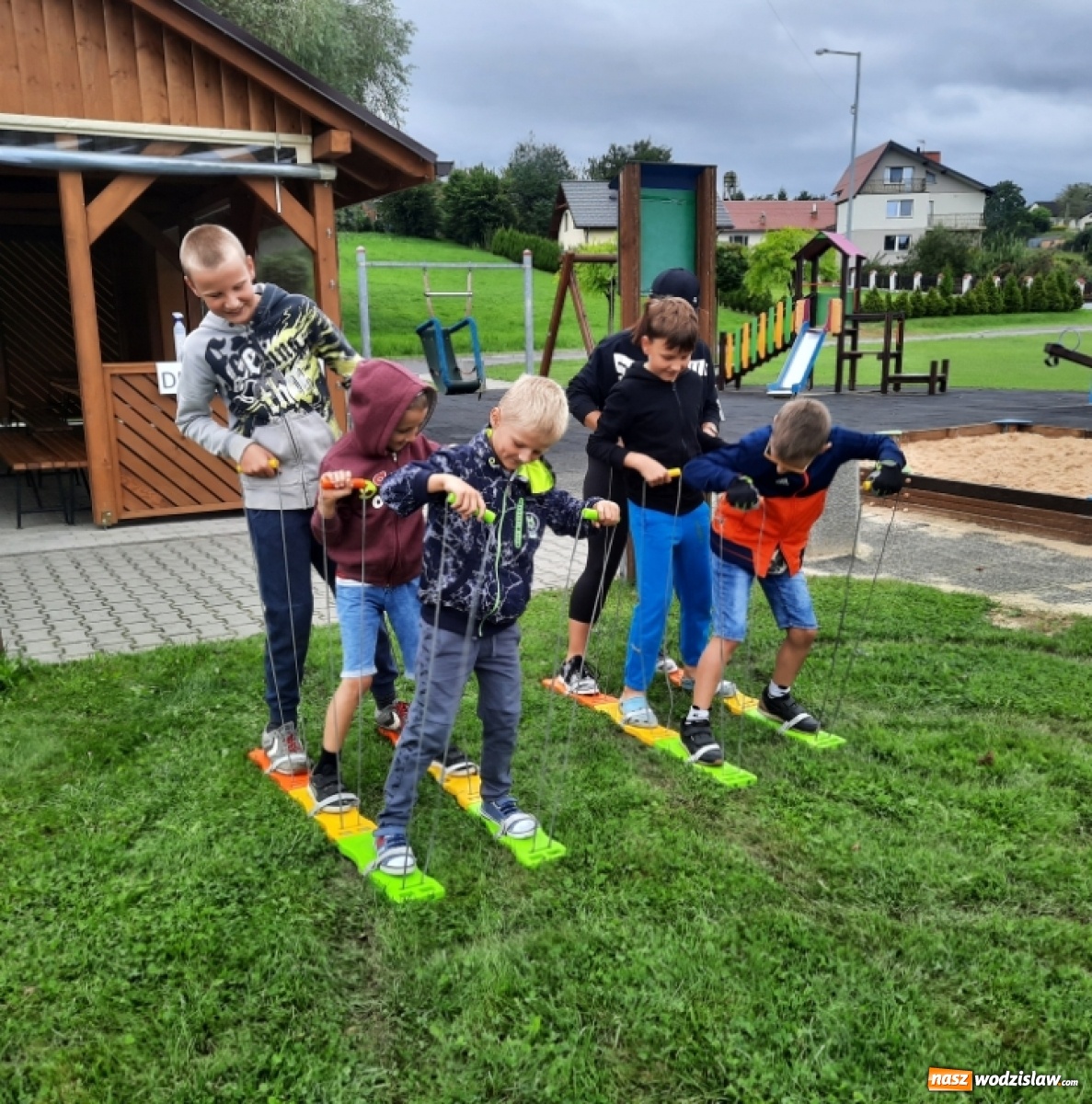 Zdjęcie w galerii na portalu naszwodzislaw.com: Deszczowe zakończenie wakacji w Połomi [FOTO] wiadomości z regionu