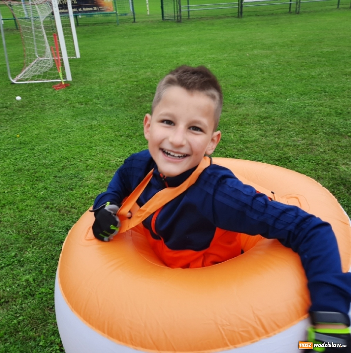 Zdjęcie w galerii na portalu naszwodzislaw.com: Deszczowe zakończenie wakacji w Połomi [FOTO] wiadomości z regionu