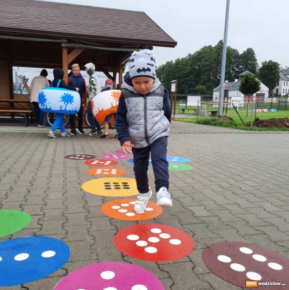 Zdjęcie w galerii na portalu naszwodzislaw.com: Deszczowe zakończenie wakacji w Połomi [FOTO] wiadomości z regionu