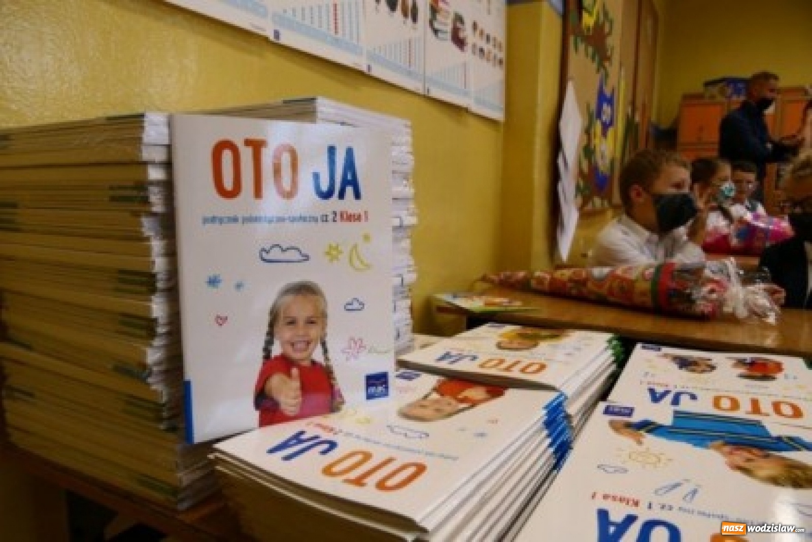 Zdjęcie w galerii na portalu naszwodzislaw.com: Pszowscy uczniowie wrócili do szkół wiadomości z regionu