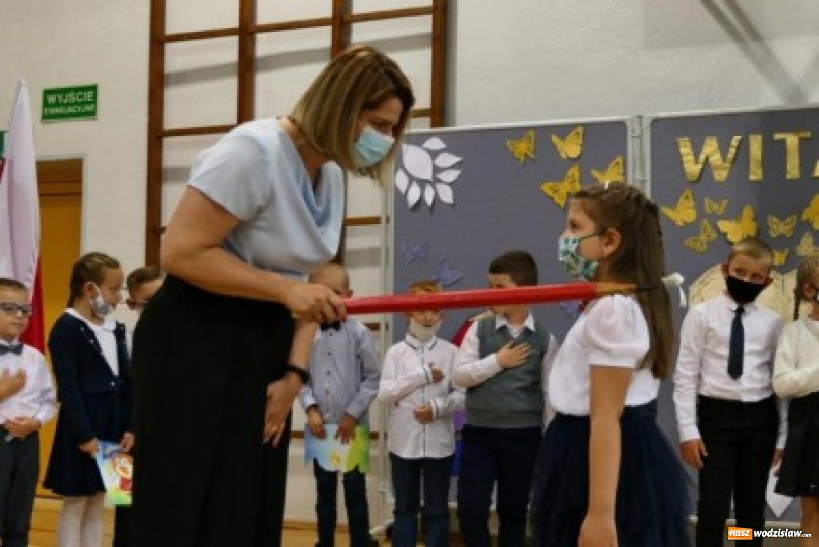 Zdjęcie w galerii na portalu naszwodzislaw.com: Pszowscy uczniowie wrócili do szkół wiadomości z regionu