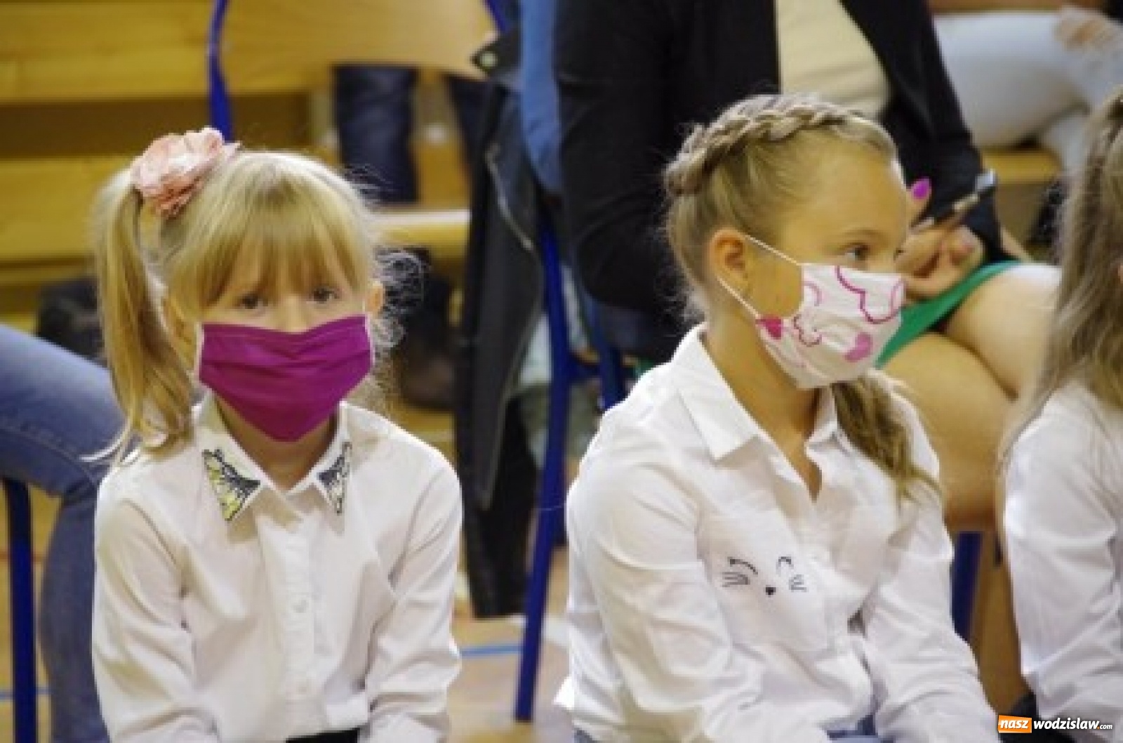 Zdjęcie w galerii na portalu naszwodzislaw.com: Pszowscy uczniowie wrócili do szkół wiadomości z regionu