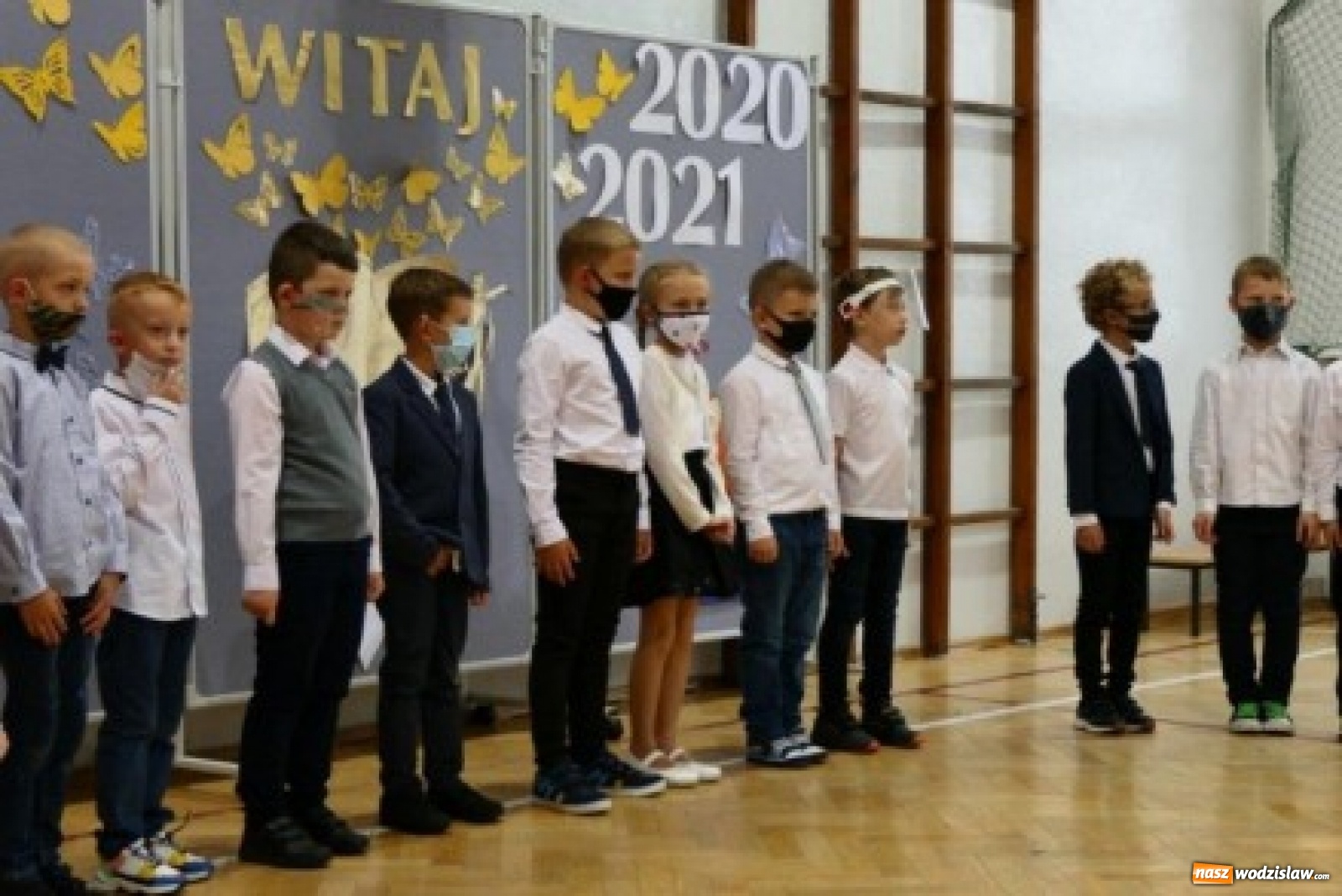 Zdjęcie w galerii na portalu naszwodzislaw.com: Pszowscy uczniowie wrócili do szkół wiadomości z regionu