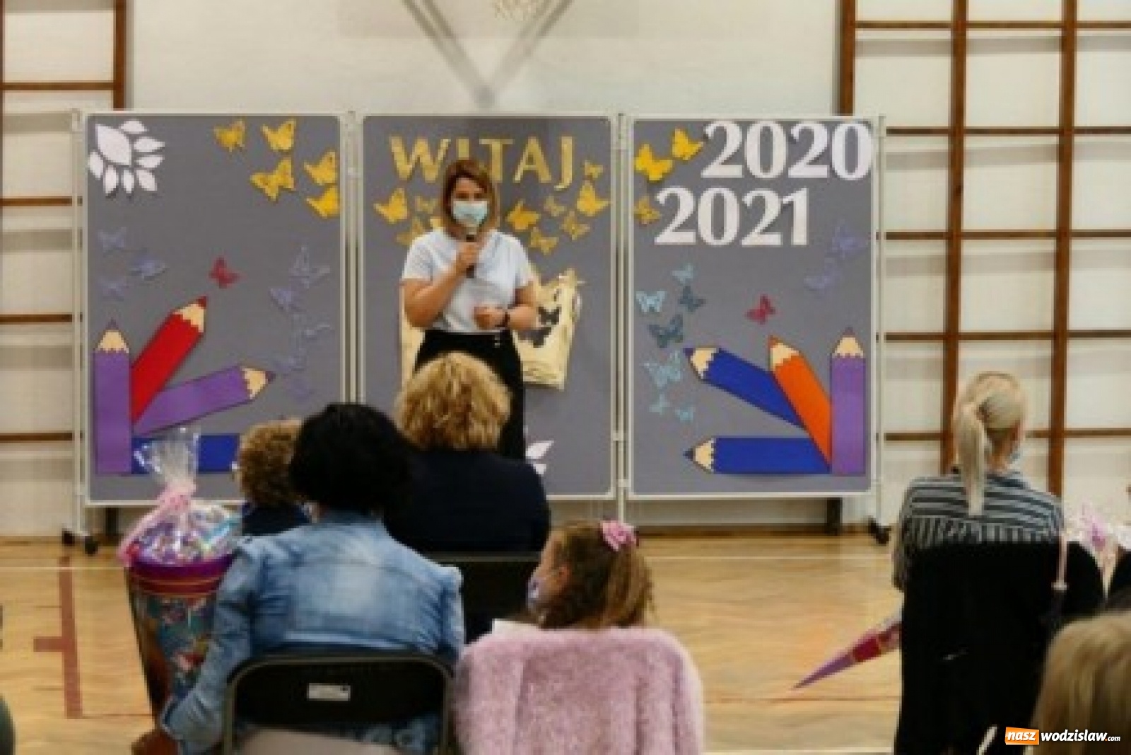 Zdjęcie w galerii na portalu naszwodzislaw.com: Pszowscy uczniowie wrócili do szkół wiadomości z regionu