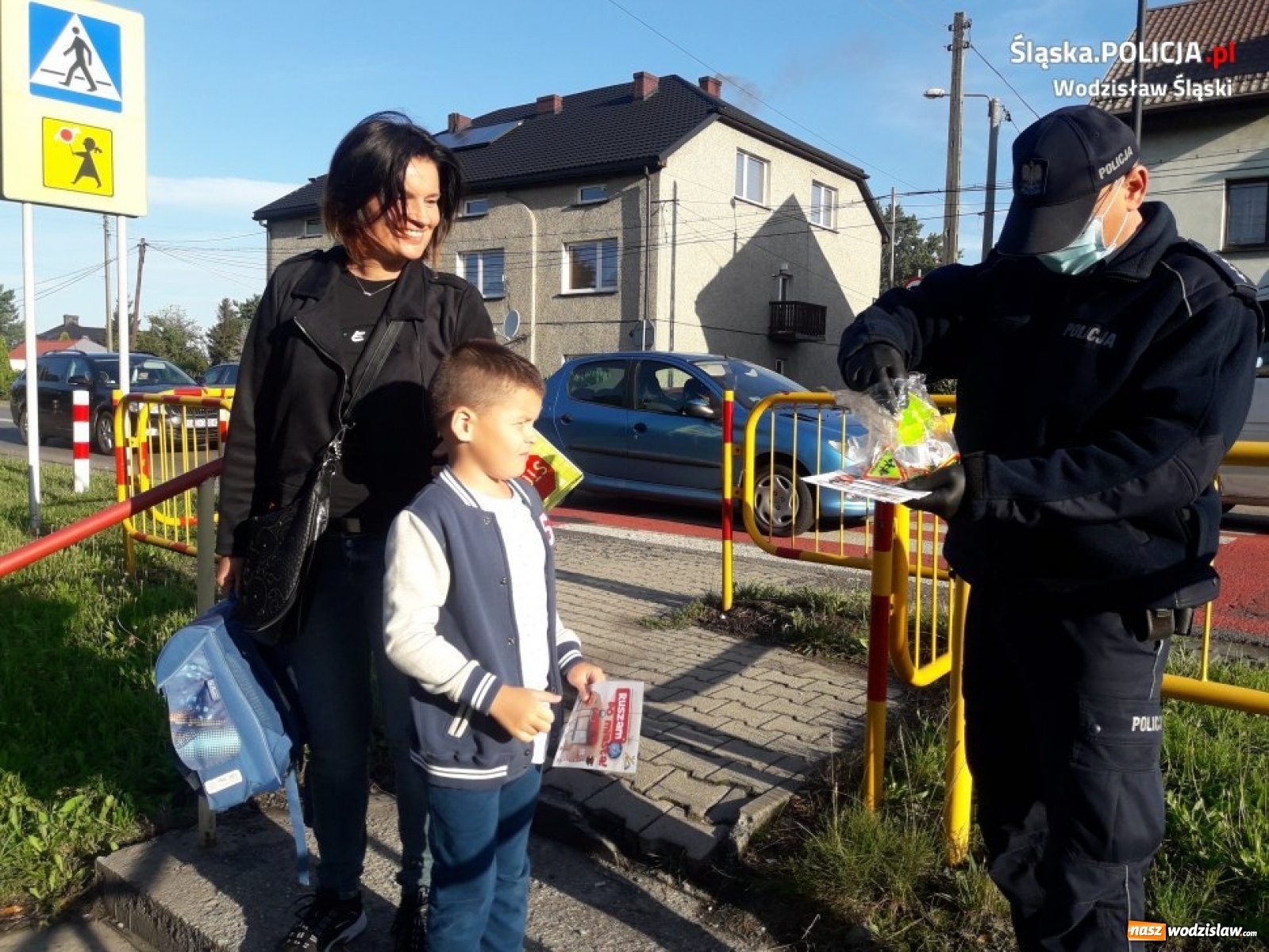 Zdjęcie w galerii na portalu naszwodzislaw.com: Bezpieczna droga do szkoły z wodzisławskimi policjantami wiadomości z regionu