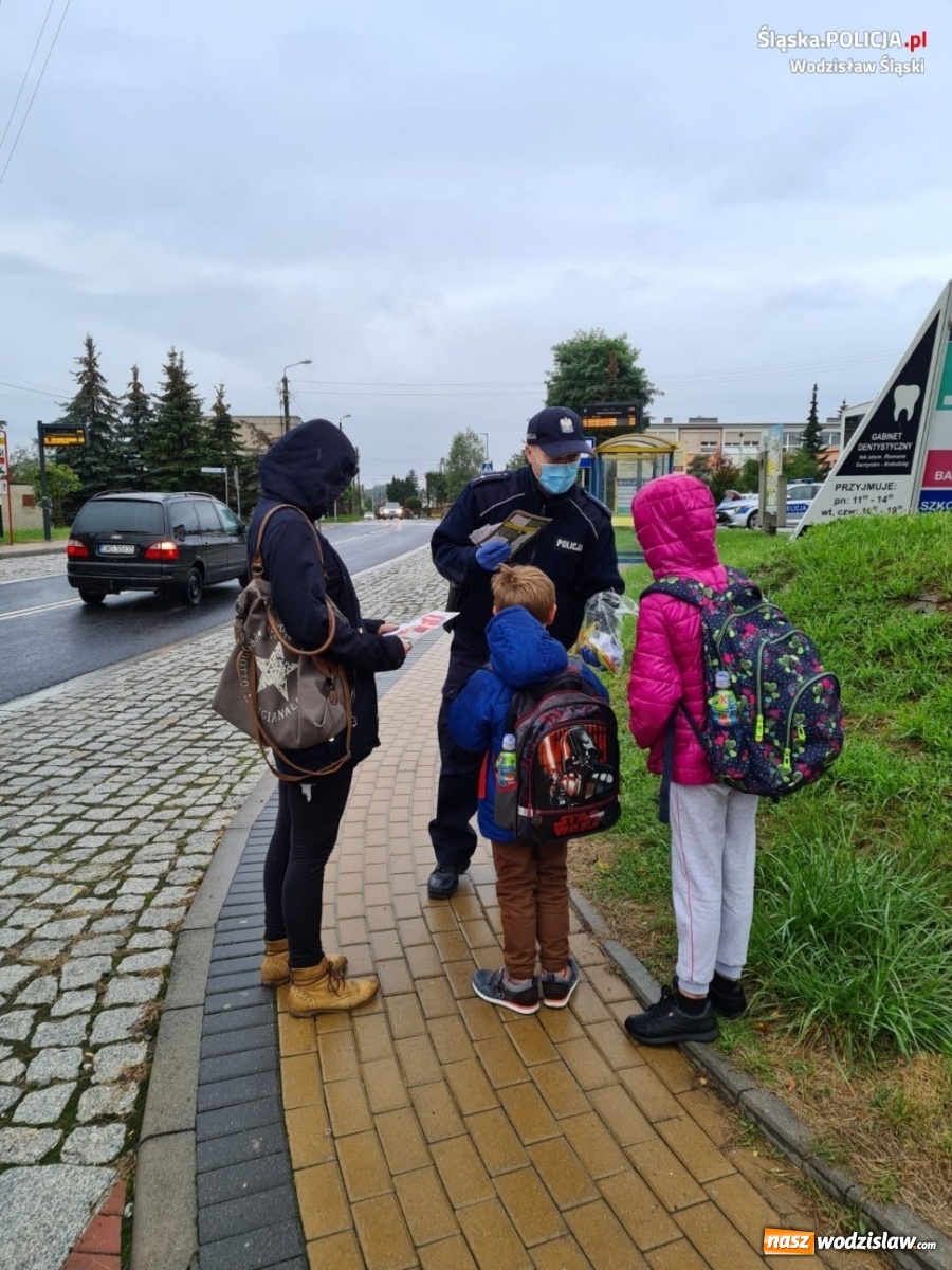 Zdjęcie w galerii na portalu naszwodzislaw.com: Bezpieczna droga do szkoły z wodzisławskimi policjantami wiadomości z regionu