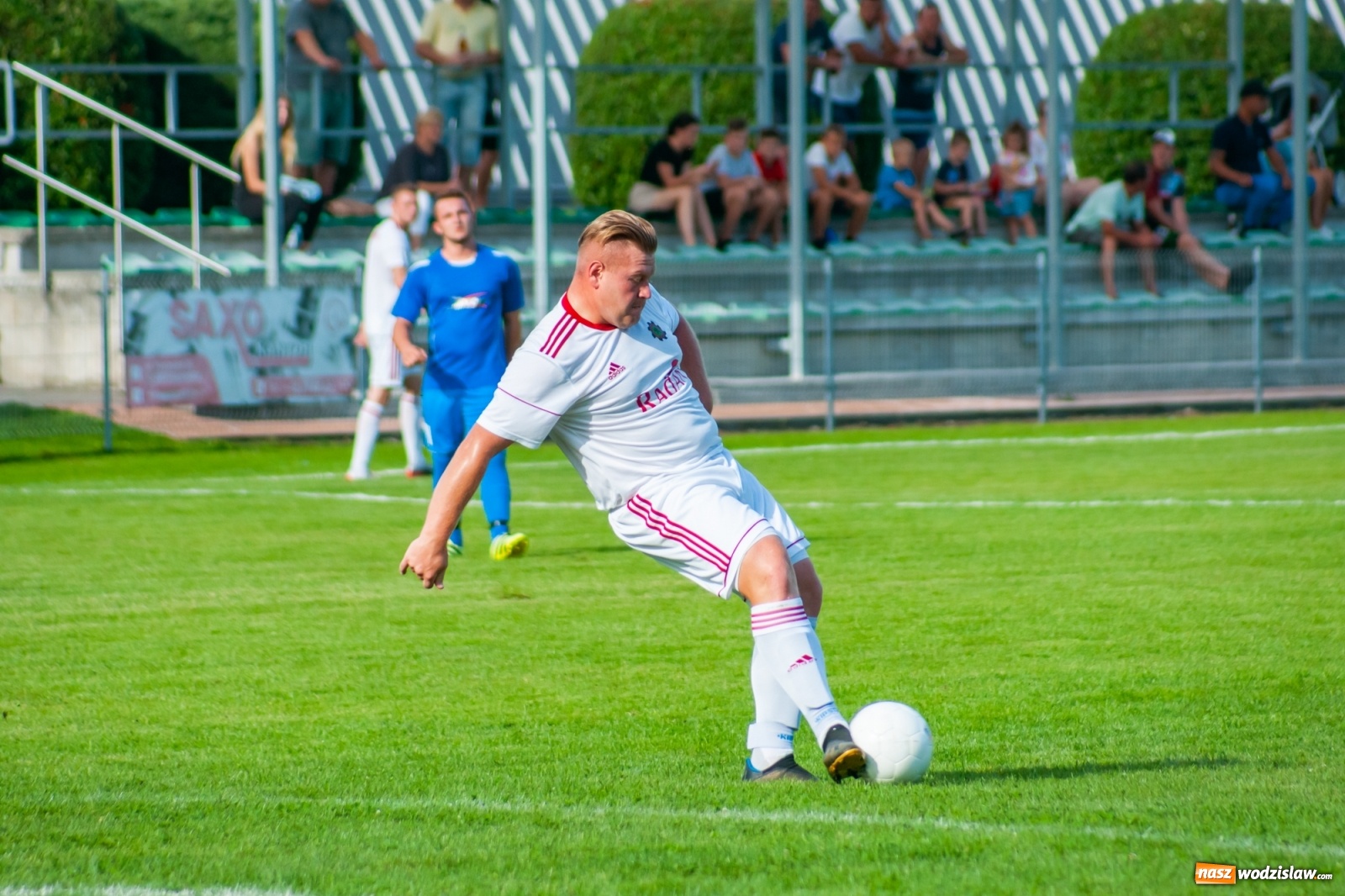 Zdjęcie w galerii na portalu naszwodzislaw.com: A klasa. Totalna demolka w Chałupkach [FOTO i WIDEO] wiadomości z regionu