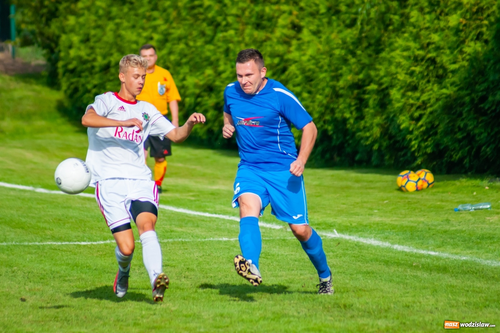 Zdjęcie w galerii na portalu naszwodzislaw.com: A klasa. Totalna demolka w Chałupkach [FOTO i WIDEO] wiadomości z regionu