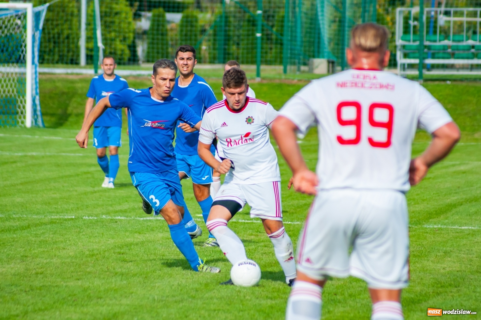 Zdjęcie w galerii na portalu naszwodzislaw.com: A klasa. Totalna demolka w Chałupkach [FOTO i WIDEO] wiadomości z regionu