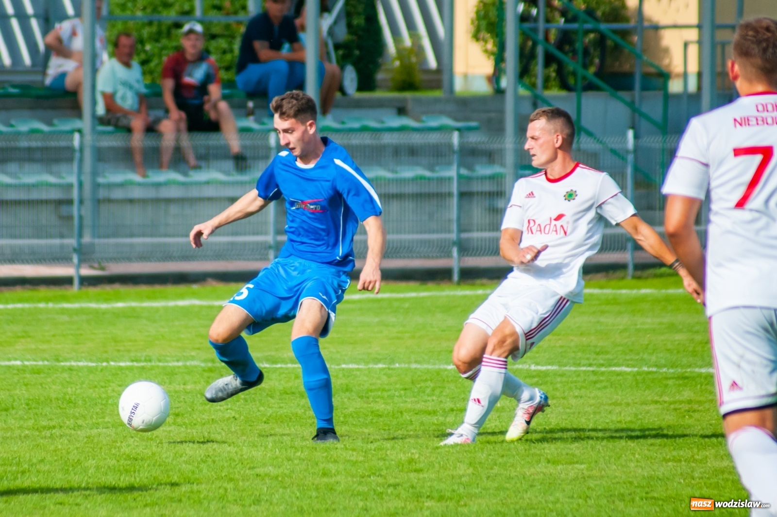 Zdjęcie w galerii na portalu naszwodzislaw.com: A klasa. Totalna demolka w Chałupkach [FOTO i WIDEO] wiadomości z regionu