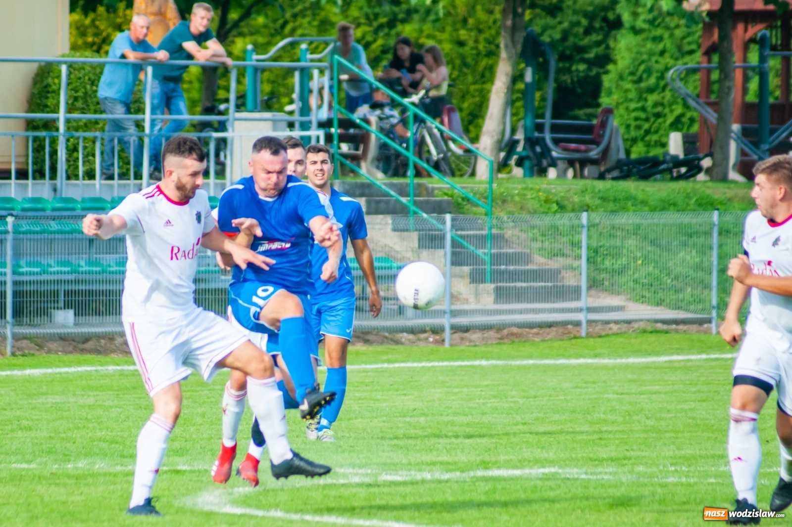 Zdjęcie w galerii na portalu naszwodzislaw.com: A klasa. Totalna demolka w Chałupkach [FOTO i WIDEO] wiadomości z regionu