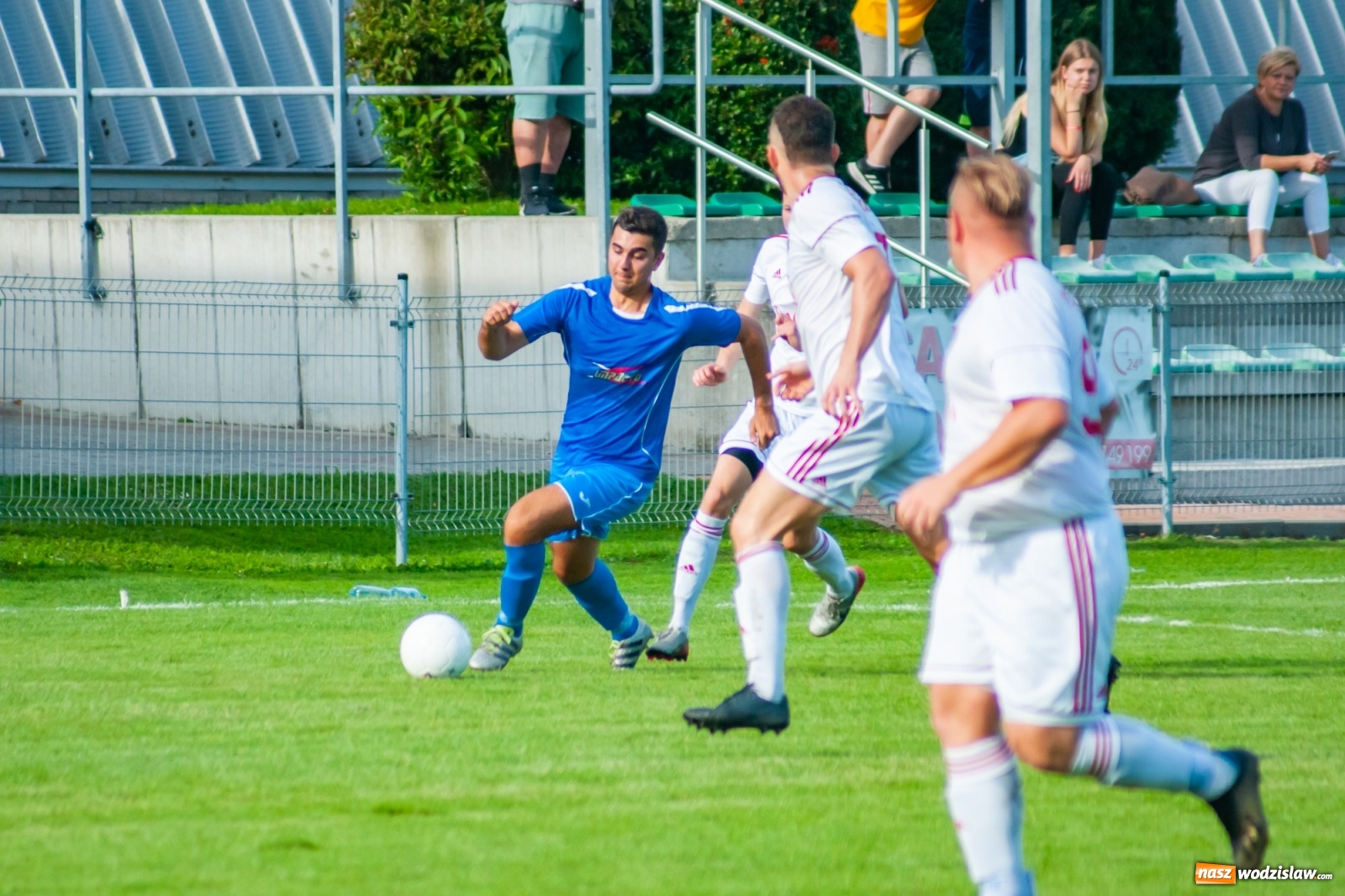 Zdjęcie w galerii na portalu naszwodzislaw.com: A klasa. Totalna demolka w Chałupkach [FOTO i WIDEO] wiadomości z regionu