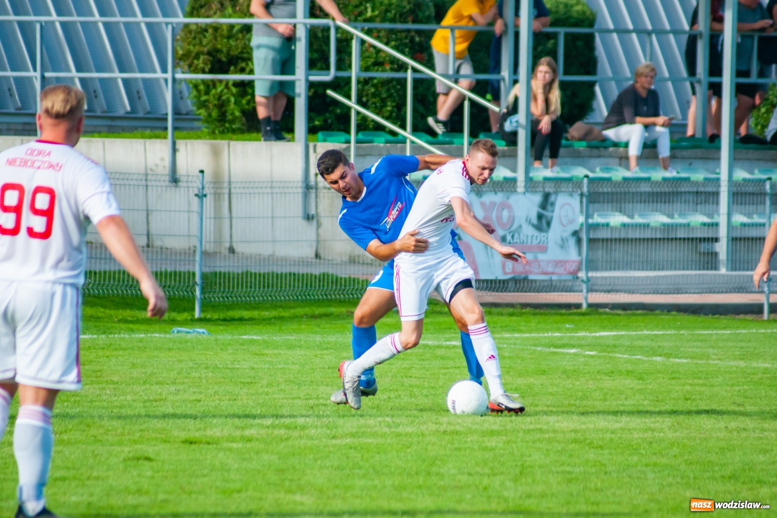 Zdjęcie w galerii na portalu naszwodzislaw.com: A klasa. Totalna demolka w Chałupkach [FOTO i WIDEO] wiadomości z regionu