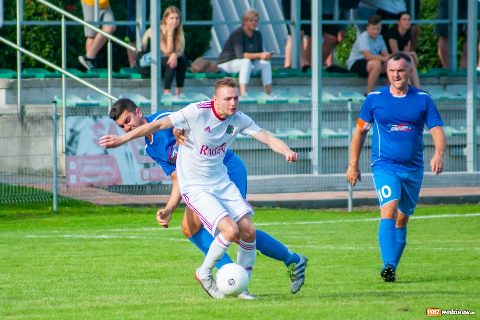 Zdjęcie w galerii na portalu naszwodzislaw.com: A klasa. Totalna demolka w Chałupkach [FOTO i WIDEO] wiadomości z regionu