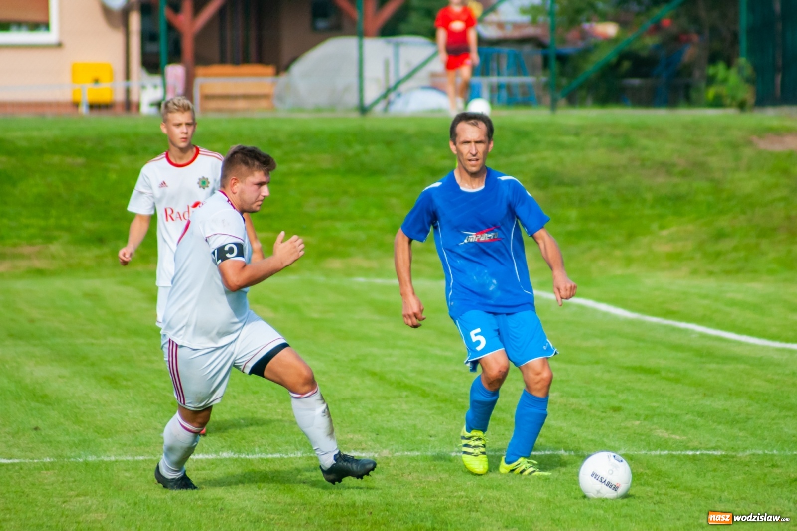 Zdjęcie w galerii na portalu naszwodzislaw.com: A klasa. Totalna demolka w Chałupkach [FOTO i WIDEO] wiadomości z regionu