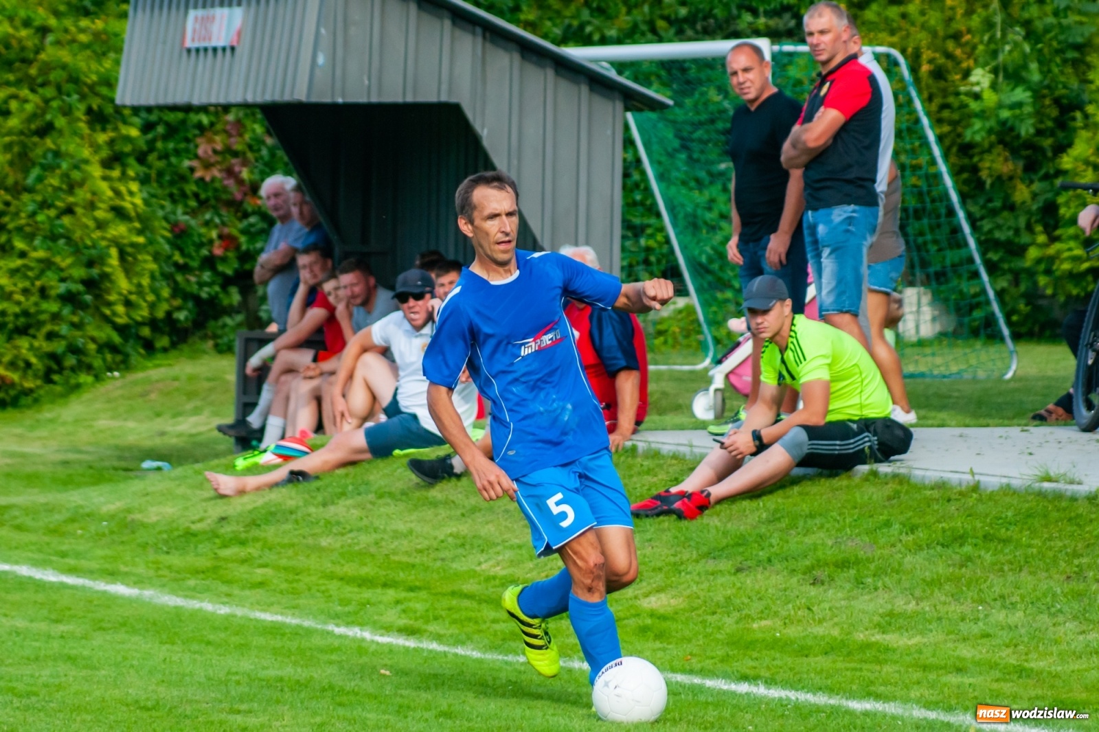 Zdjęcie w galerii na portalu naszwodzislaw.com: A klasa. Totalna demolka w Chałupkach [FOTO i WIDEO] wiadomości z regionu