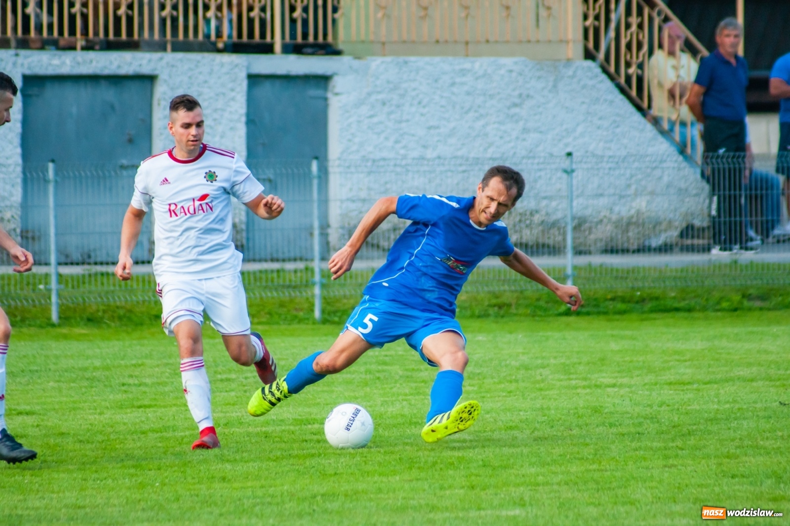 Zdjęcie w galerii na portalu naszwodzislaw.com: A klasa. Totalna demolka w Chałupkach [FOTO i WIDEO] wiadomości z regionu