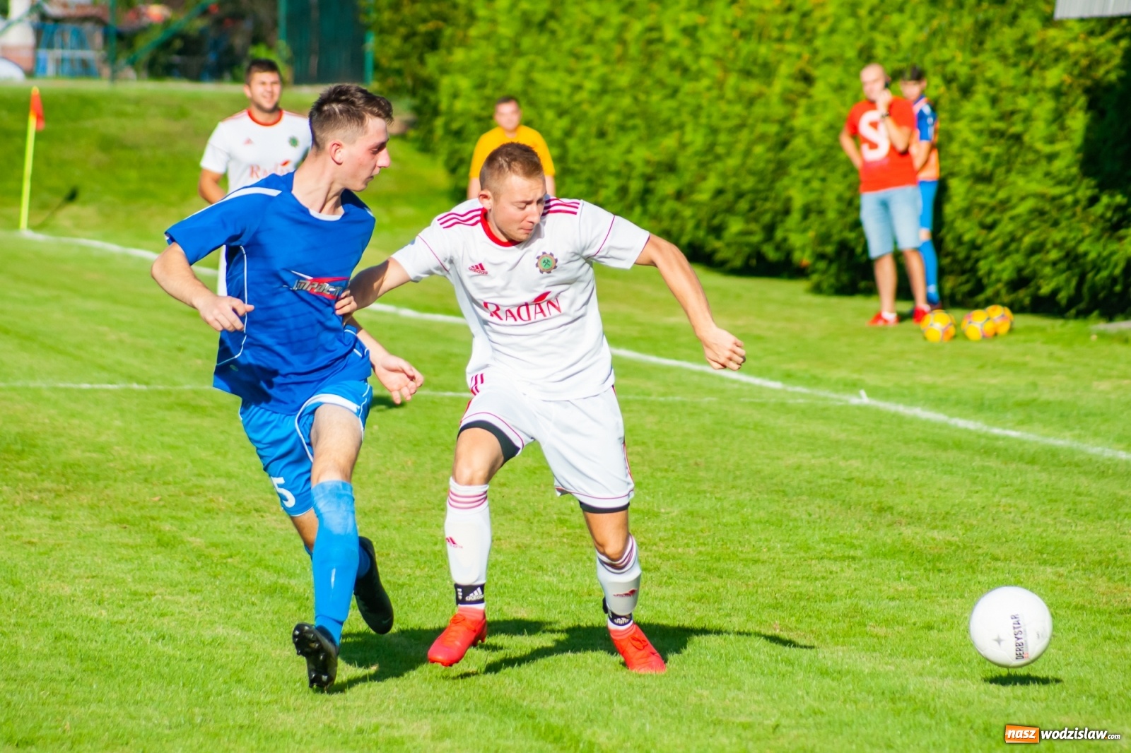 Zdjęcie w galerii na portalu naszwodzislaw.com: A klasa. Totalna demolka w Chałupkach [FOTO i WIDEO] wiadomości z regionu