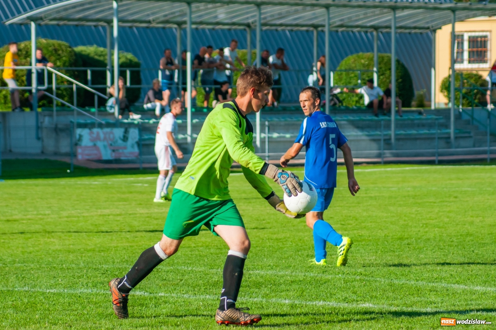 Zdjęcie w galerii na portalu naszwodzislaw.com: A klasa. Totalna demolka w Chałupkach [FOTO i WIDEO] wiadomości z regionu