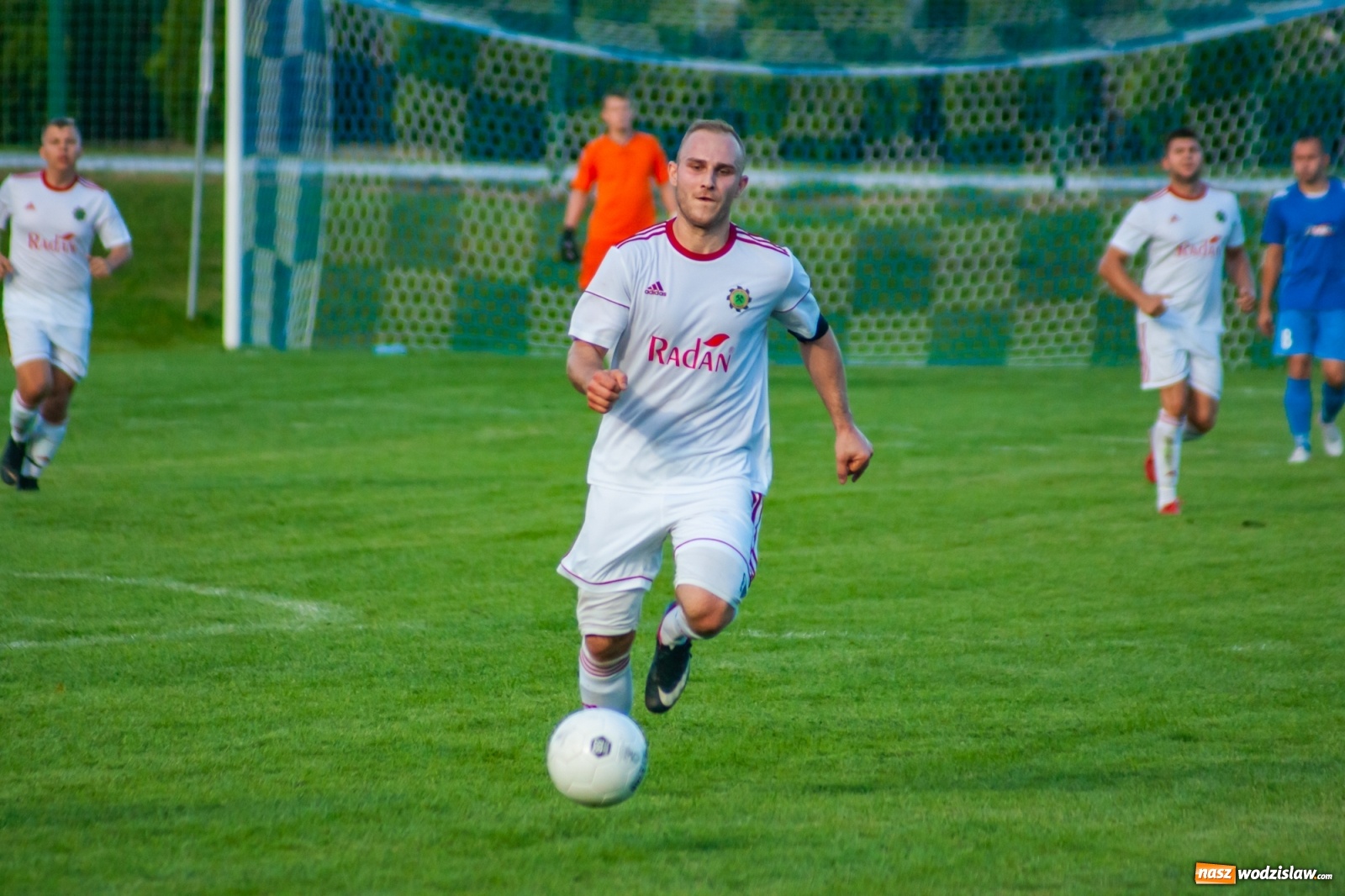 Zdjęcie w galerii na portalu naszwodzislaw.com: A klasa. Totalna demolka w Chałupkach [FOTO i WIDEO] wiadomości z regionu