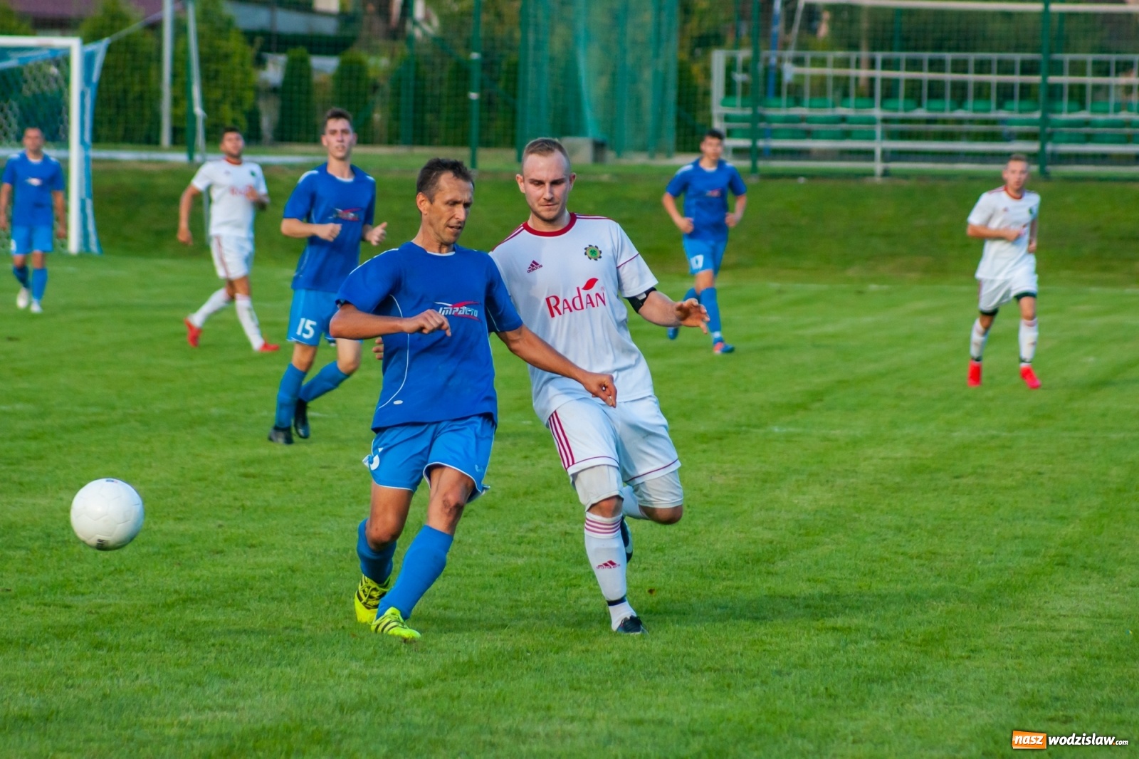 Zdjęcie w galerii na portalu naszwodzislaw.com: A klasa. Totalna demolka w Chałupkach [FOTO i WIDEO] wiadomości z regionu
