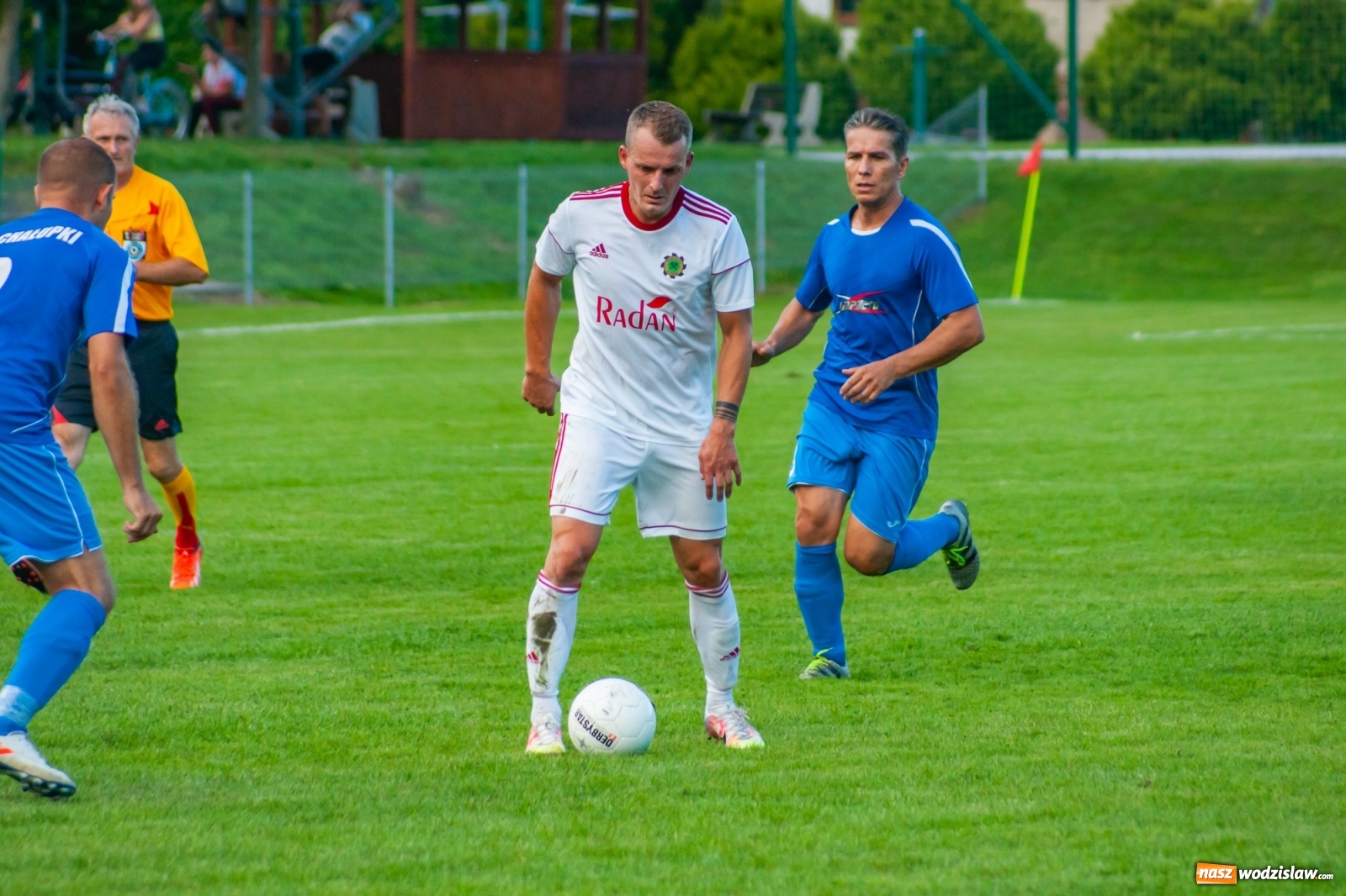 Zdjęcie w galerii na portalu naszwodzislaw.com: A klasa. Totalna demolka w Chałupkach [FOTO i WIDEO] wiadomości z regionu