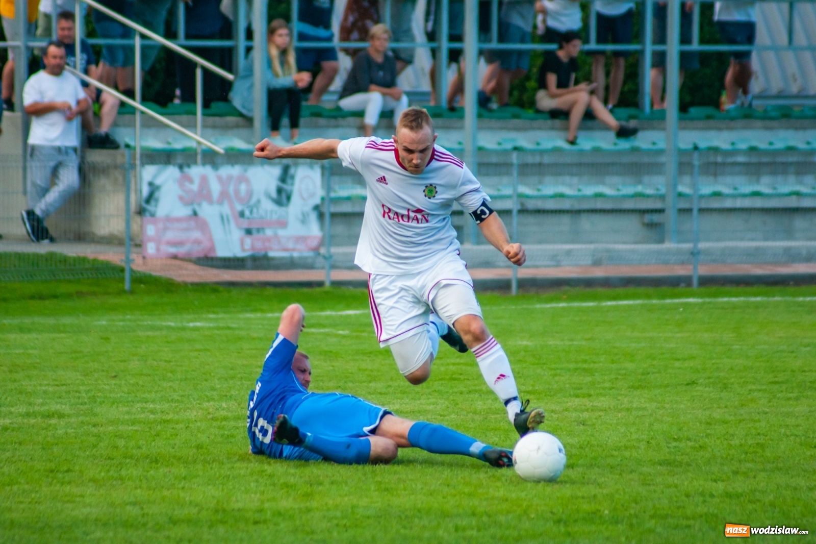 Zdjęcie w galerii na portalu naszwodzislaw.com: A klasa. Totalna demolka w Chałupkach [FOTO i WIDEO] wiadomości z regionu