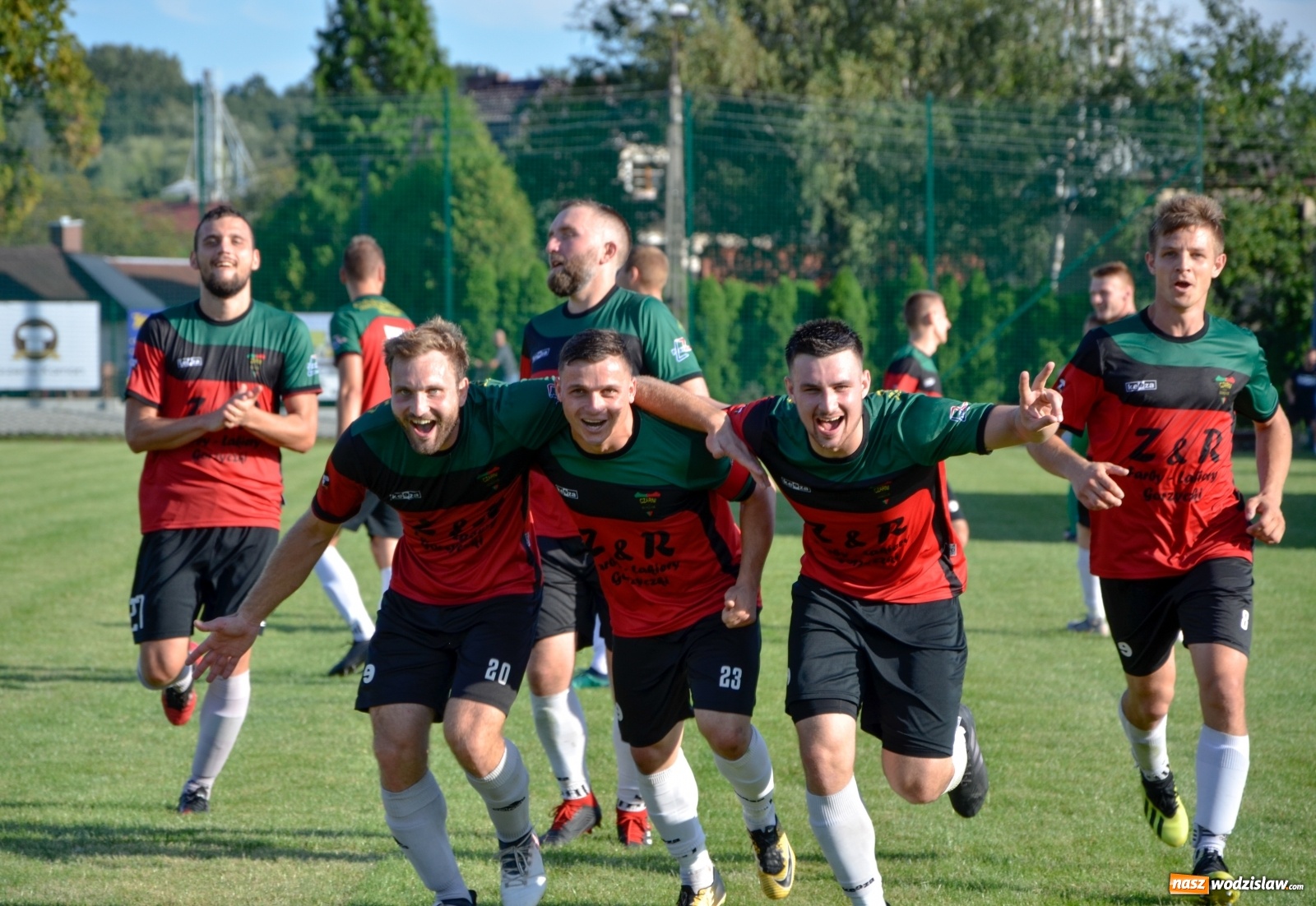 Zdjęcie w galerii na portalu naszwodzislaw.com: Czarni rozbili Tworków i zostali liderem [FOTO] wiadomości z regionu