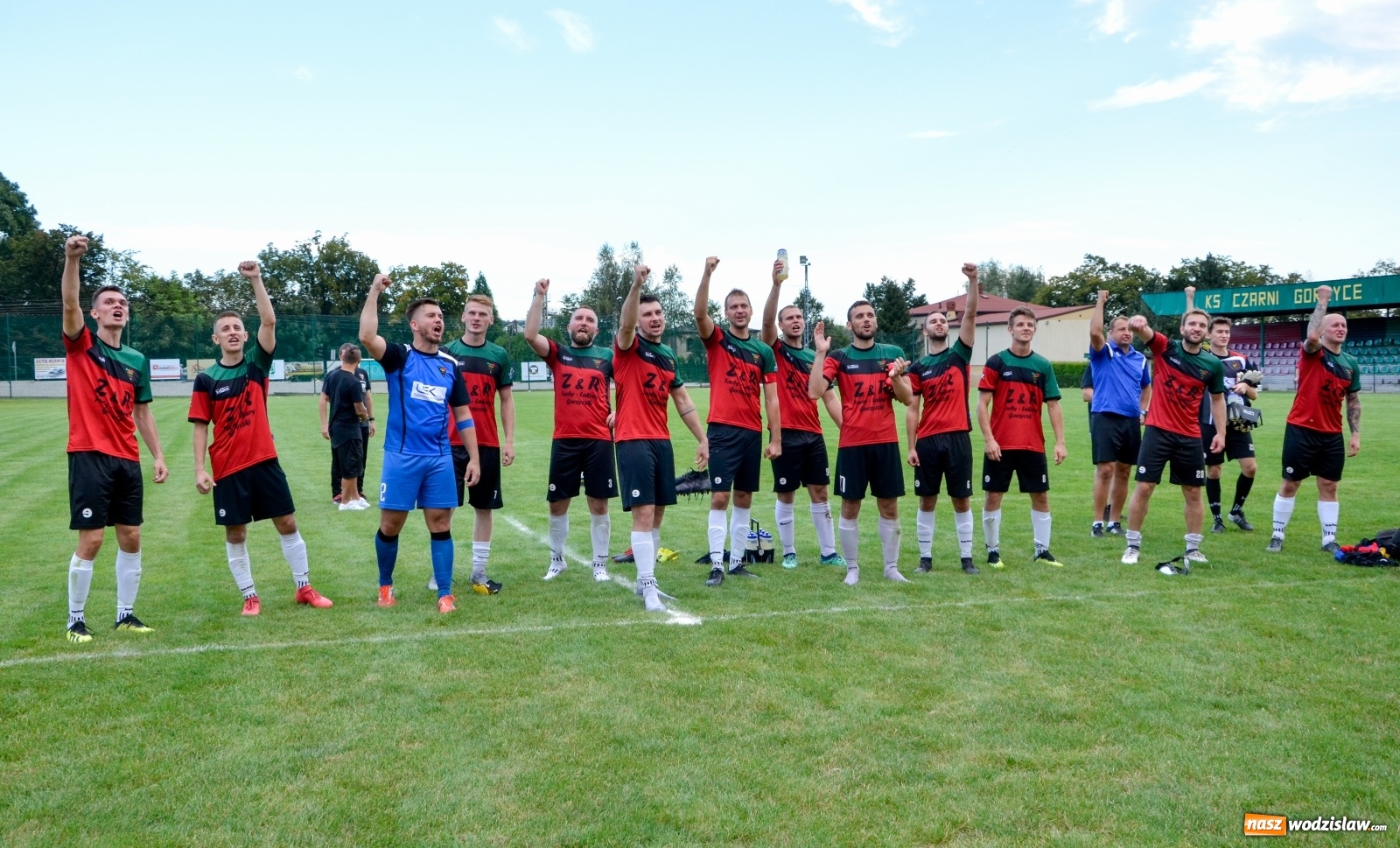 Zdjęcie w galerii na portalu naszwodzislaw.com: Czarni rozbili Tworków i zostali liderem [FOTO] wiadomości z regionu