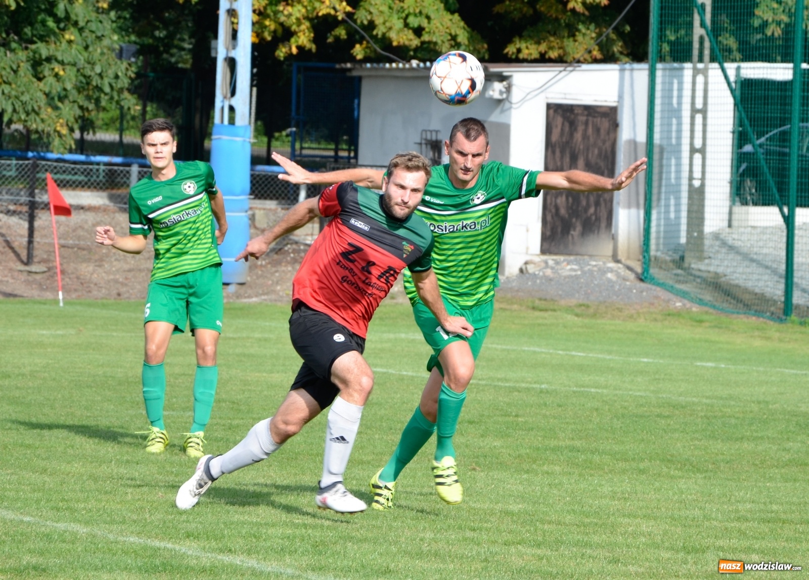 Zdjęcie w galerii na portalu naszwodzislaw.com: Czarni rozbili Tworków i zostali liderem [FOTO] wiadomości z regionu