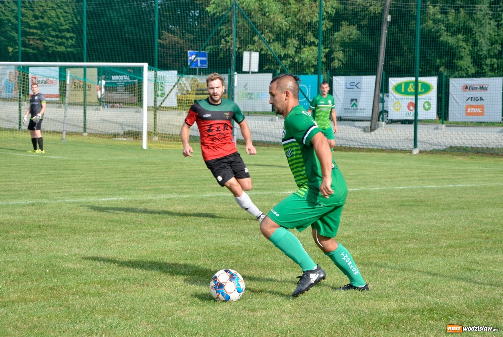 Zdjęcie w galerii na portalu naszwodzislaw.com: Czarni rozbili Tworków i zostali liderem [FOTO] wiadomości z regionu