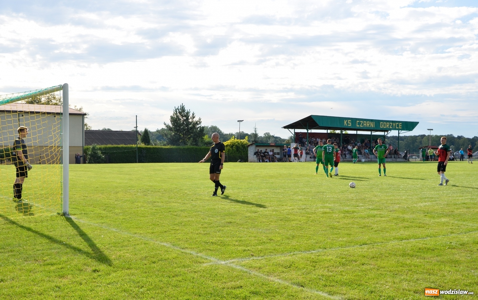 Zdjęcie w galerii na portalu naszwodzislaw.com: Czarni rozbili Tworków i zostali liderem [FOTO] wiadomości z regionu