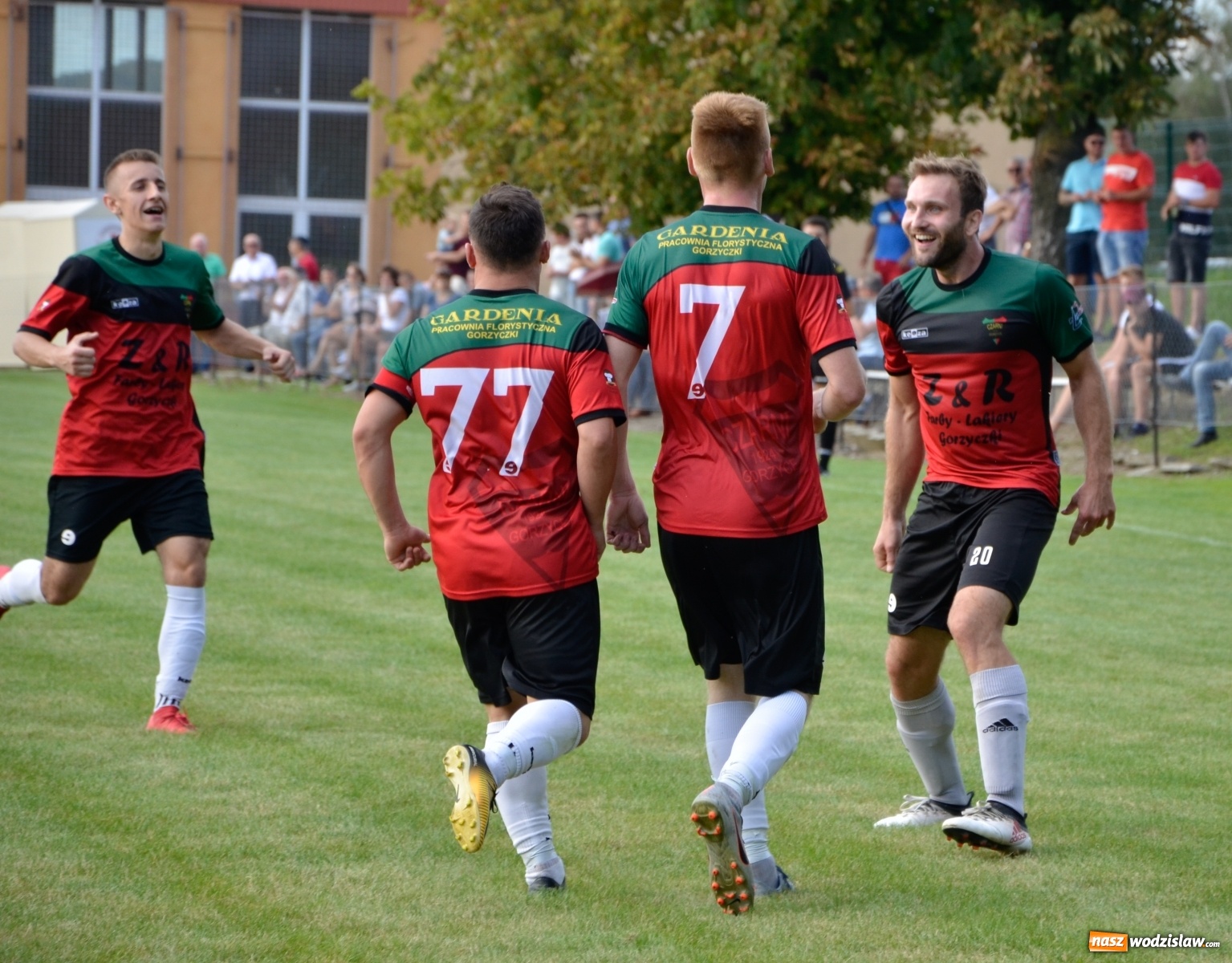 Zdjęcie w galerii na portalu naszwodzislaw.com: Czarni rozbili Tworków i zostali liderem [FOTO] wiadomości z regionu