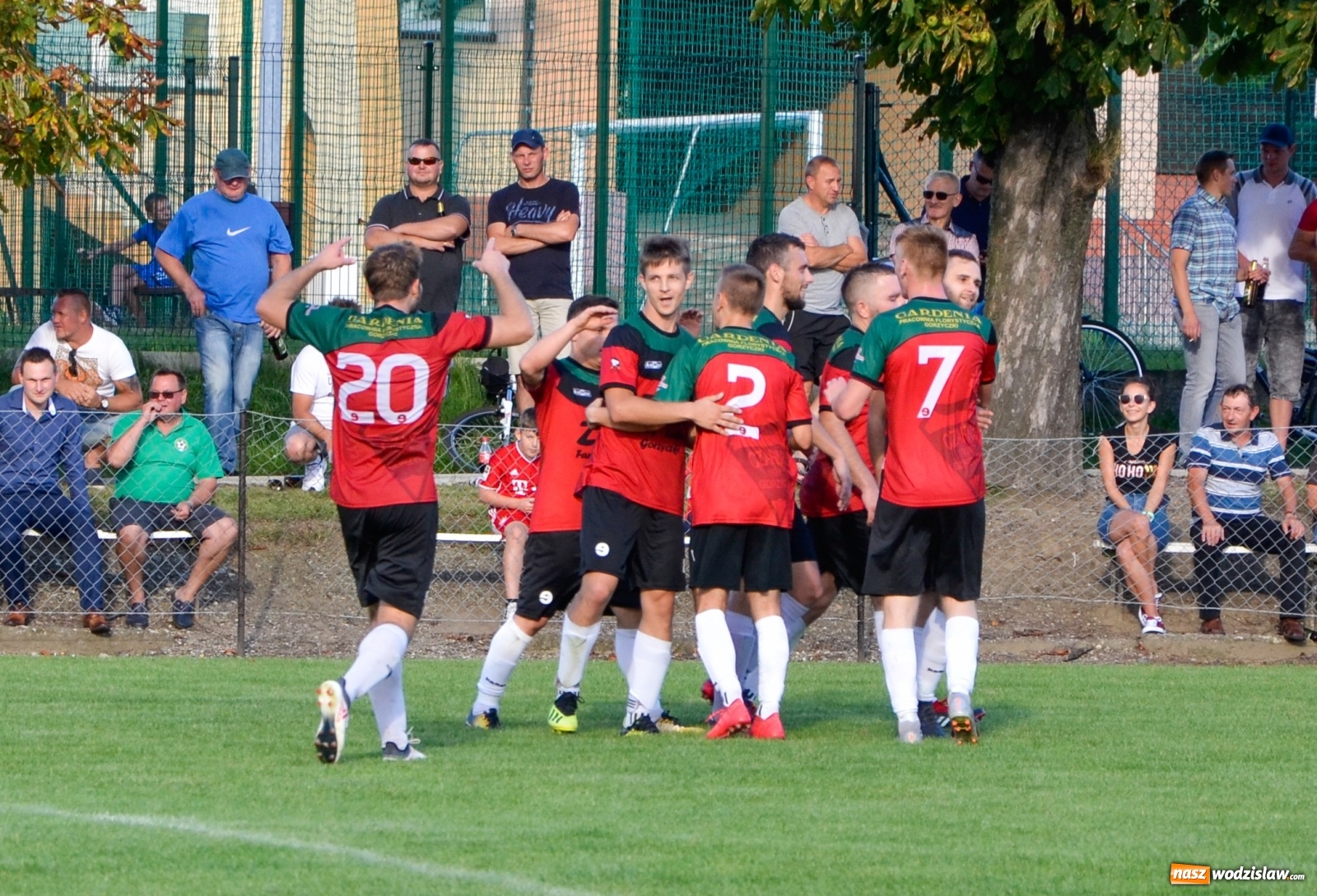 Zdjęcie w galerii na portalu naszwodzislaw.com: Czarni rozbili Tworków i zostali liderem [FOTO] wiadomości z regionu