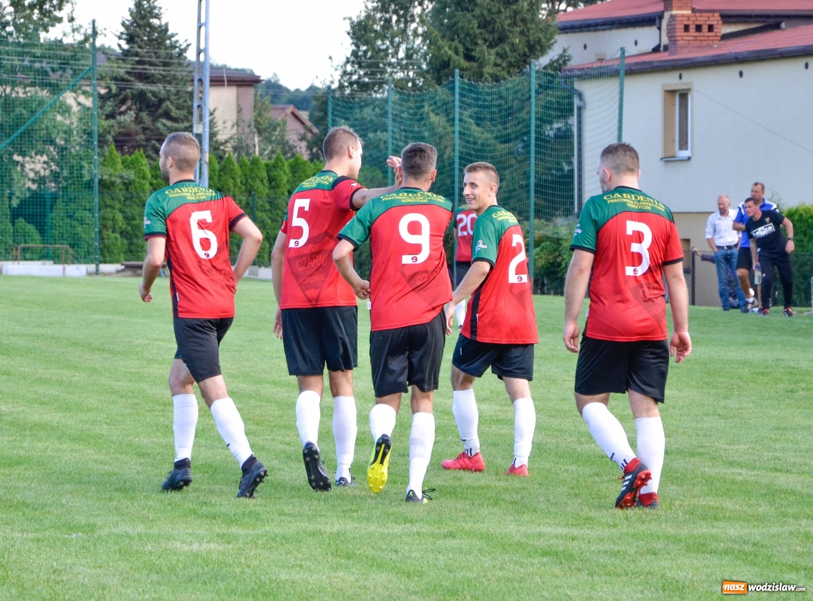 Zdjęcie w galerii na portalu naszwodzislaw.com: Czarni rozbili Tworków i zostali liderem [FOTO] wiadomości z regionu