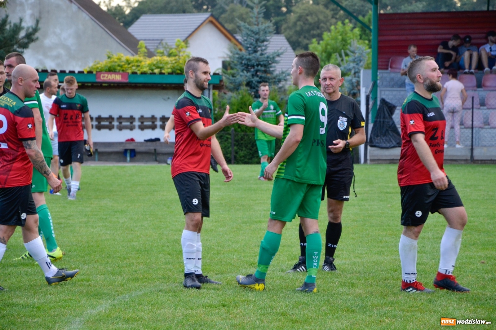 Zdjęcie w galerii na portalu naszwodzislaw.com: Czarni rozbili Tworków i zostali liderem [FOTO] wiadomości z regionu