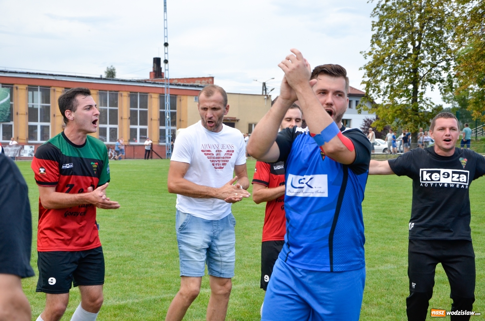 Zdjęcie w galerii na portalu naszwodzislaw.com: Czarni rozbili Tworków i zostali liderem [FOTO] wiadomości z regionu
