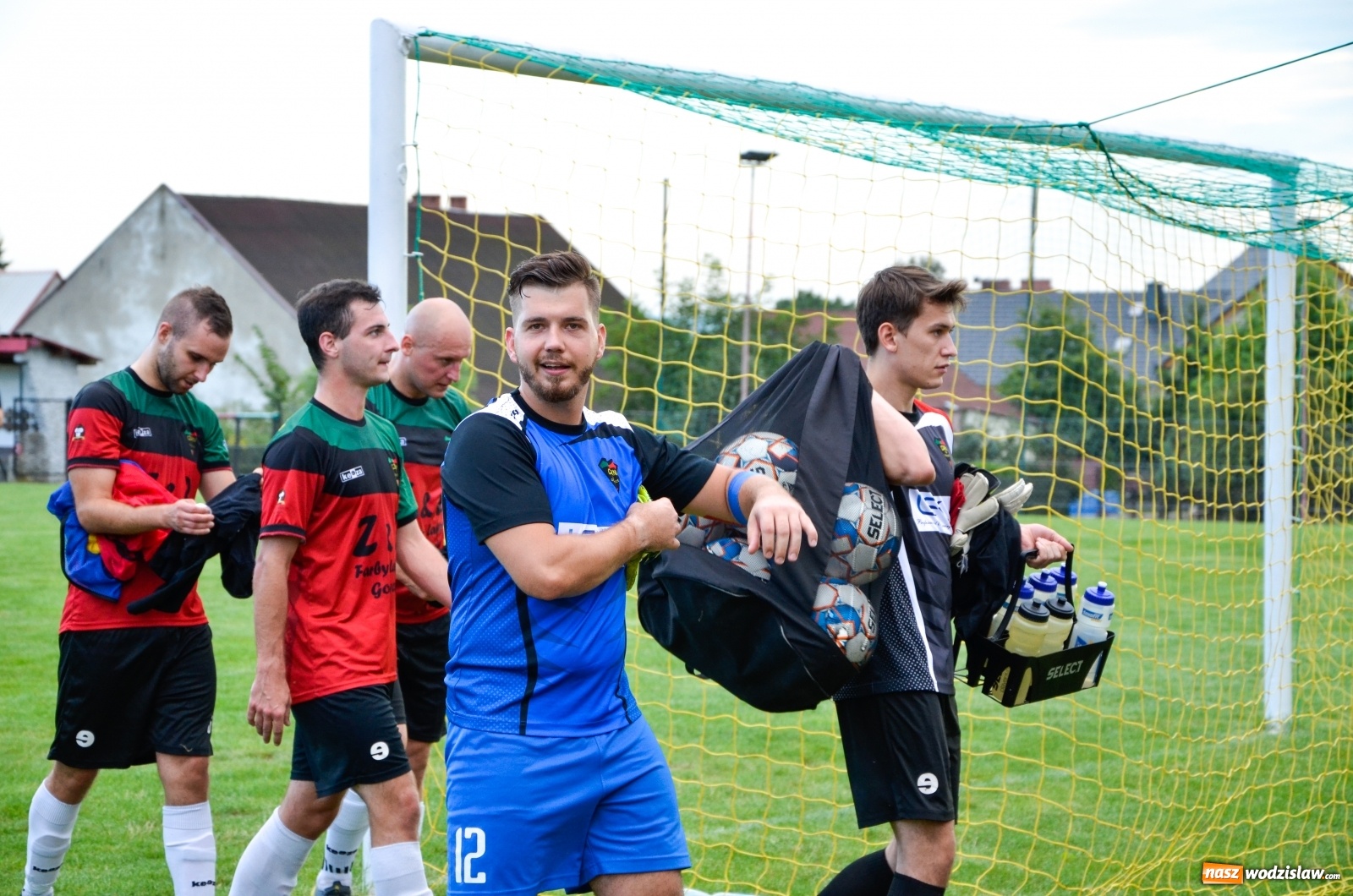 Zdjęcie w galerii na portalu naszwodzislaw.com: Czarni rozbili Tworków i zostali liderem [FOTO] wiadomości z regionu