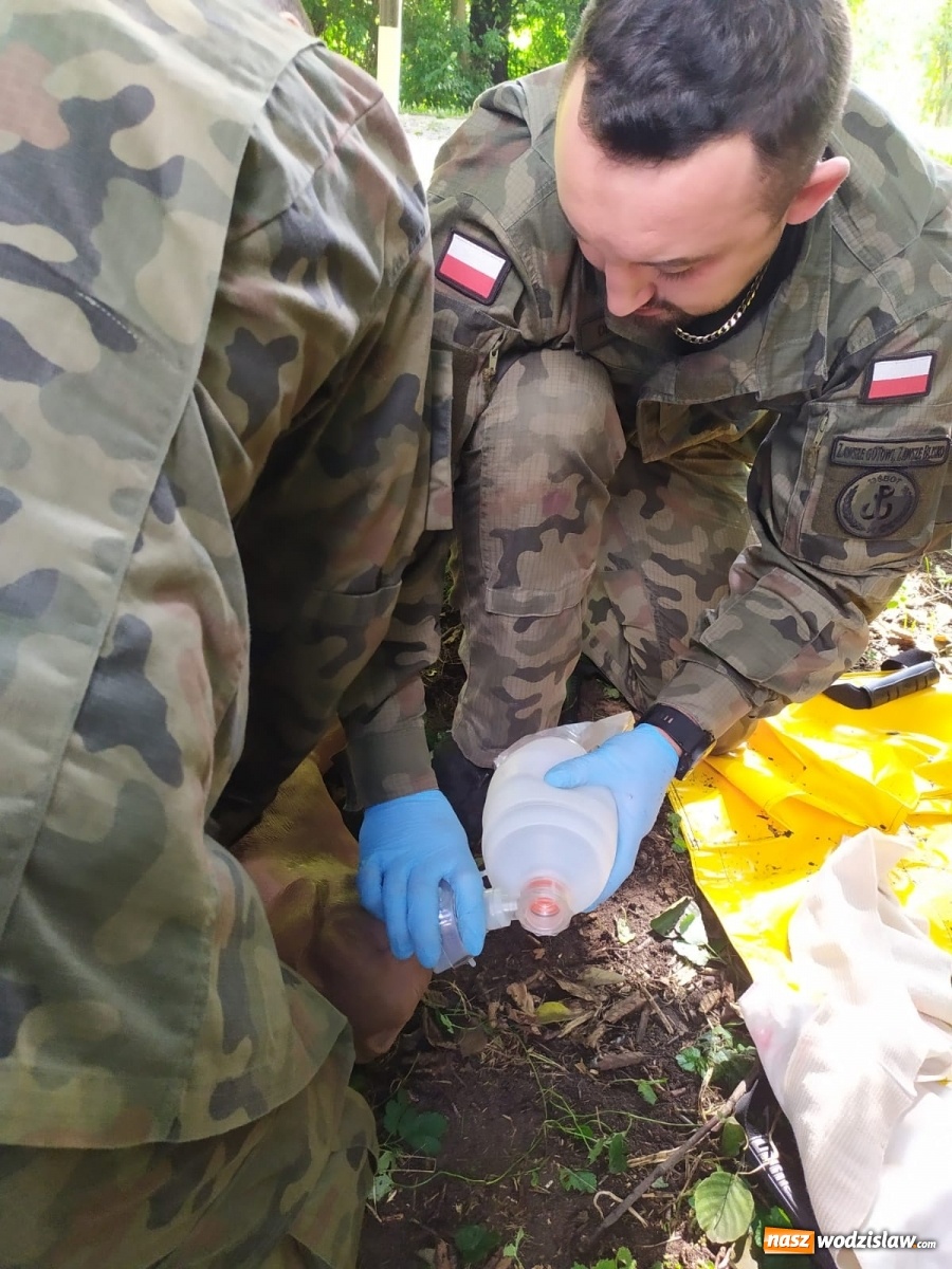 Zdjęcie w galerii na portalu naszwodzislaw.com: Śląscy terytorialsi uczą się jak pomagać psim żołnierzom wiadomości z regionu