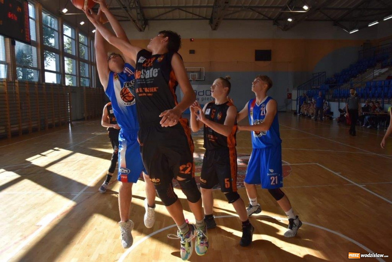 Zdjęcie w galerii na portalu naszwodzislaw.com: Dobry występ koszykarzy MKS Wodzisław w nieoficjalnych mistrzostwach Polski w Radomiu [FOTO] wiadomości z regionu