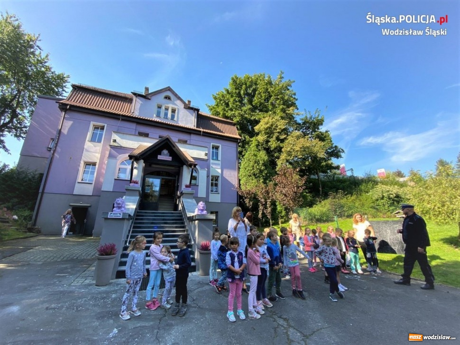 Zdjęcie w galerii na portalu naszwodzislaw.com: Policjanci rozmawiali o bezpieczeństwie z najmłodszymi wiadomości z regionu