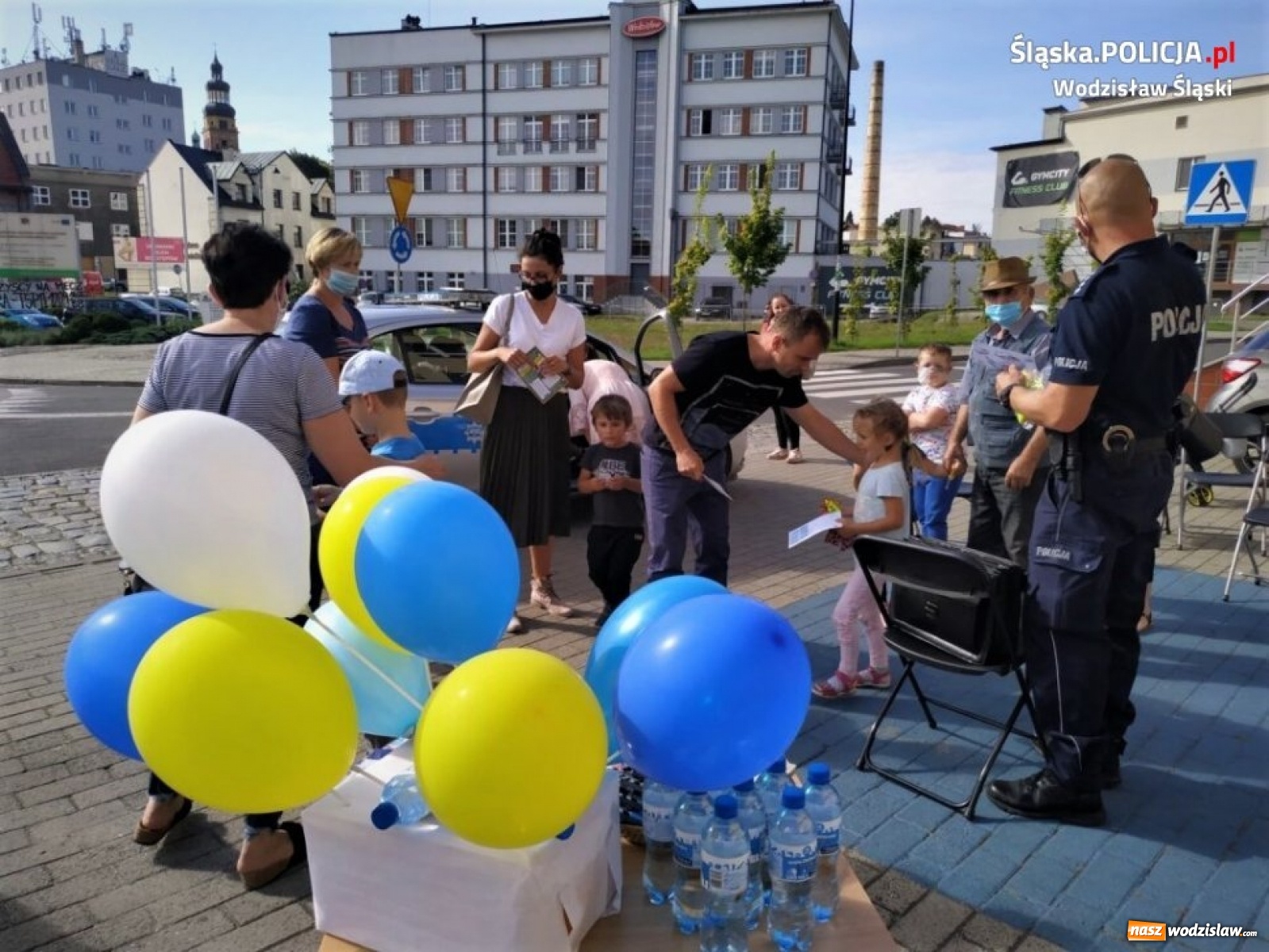 Zdjęcie w galerii na portalu naszwodzislaw.com: Policjanci rozmawiali o bezpieczeństwie z najmłodszymi wiadomości z regionu