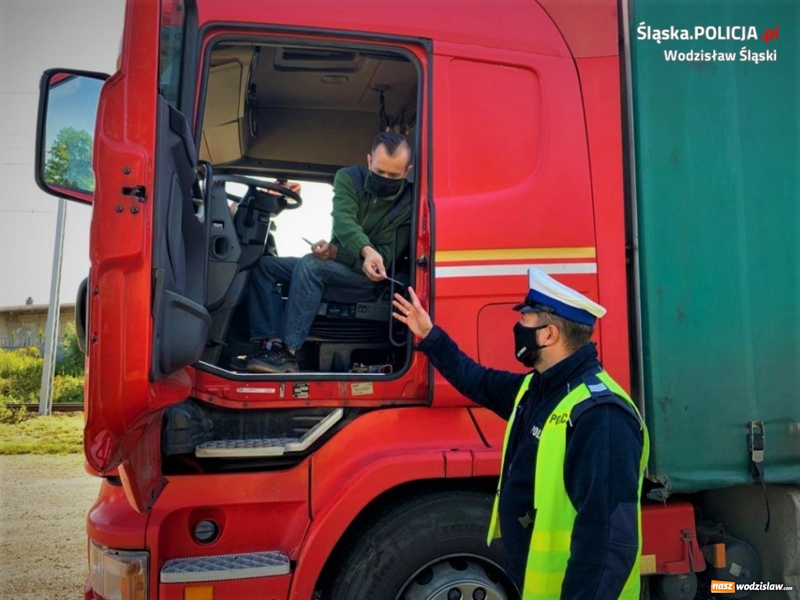 Zdjęcie w galerii na portalu naszwodzislaw.com: Road Safety Days. Wspólne działania policjantów i strażaków wiadomości z regionu