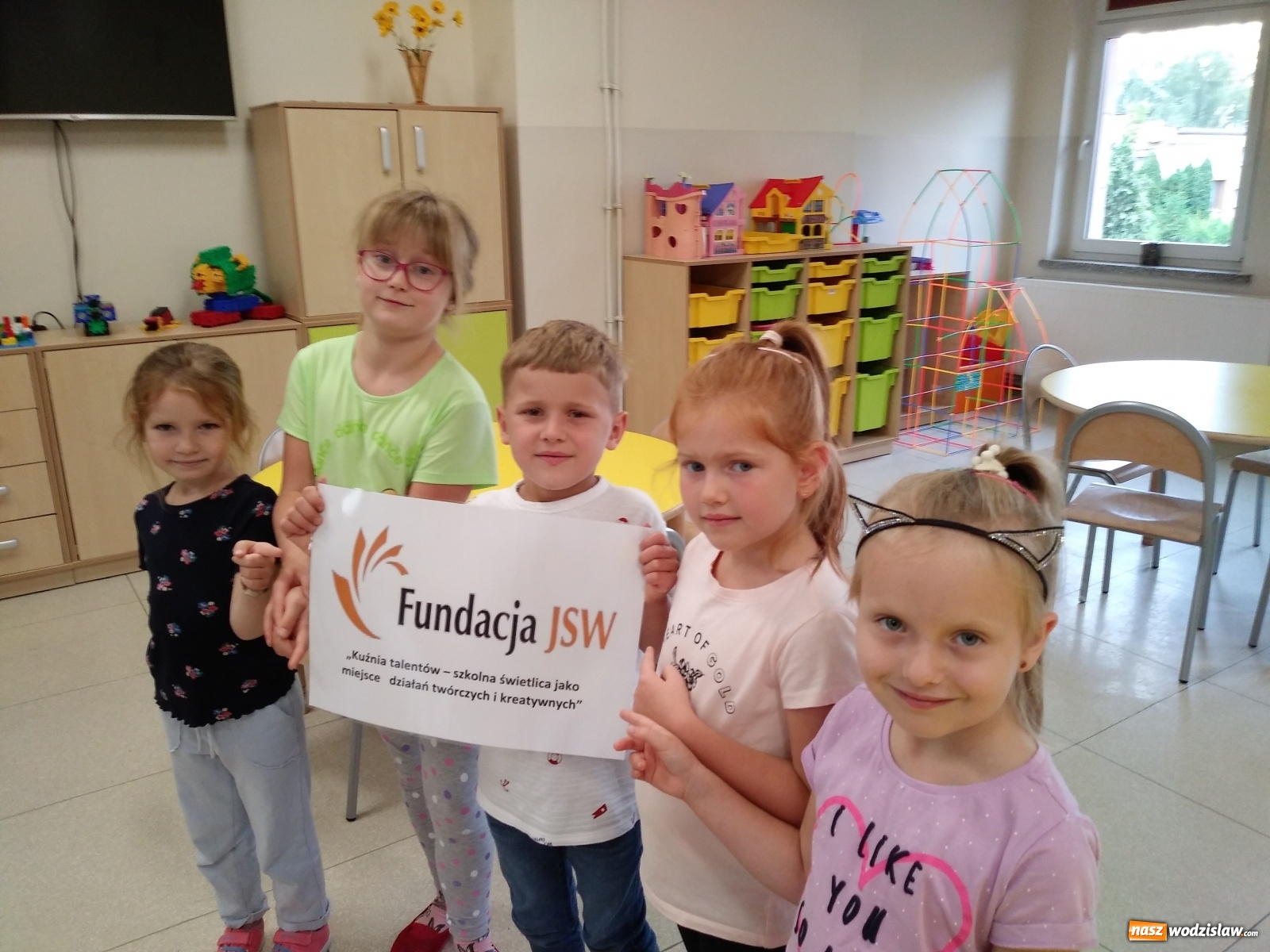 Zdjęcie w galerii na portalu naszwodzislaw.com: Świetlica szkolna w Połomi jak nowa. Dzięki wsparciu Fundacji JSW wiadomości z regionu