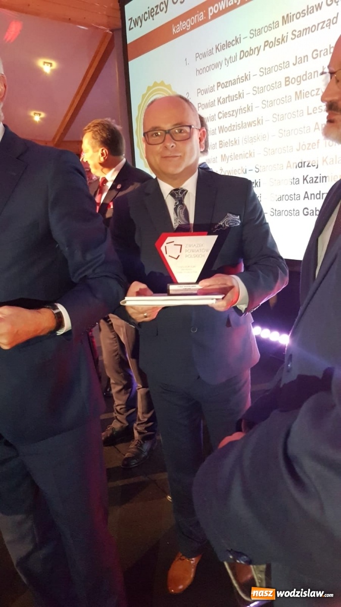 Zdjęcie w galerii na portalu naszwodzislaw.com: Powiat Wodzisławski z laurem Związku Powiatów Polskich wiadomości z regionu