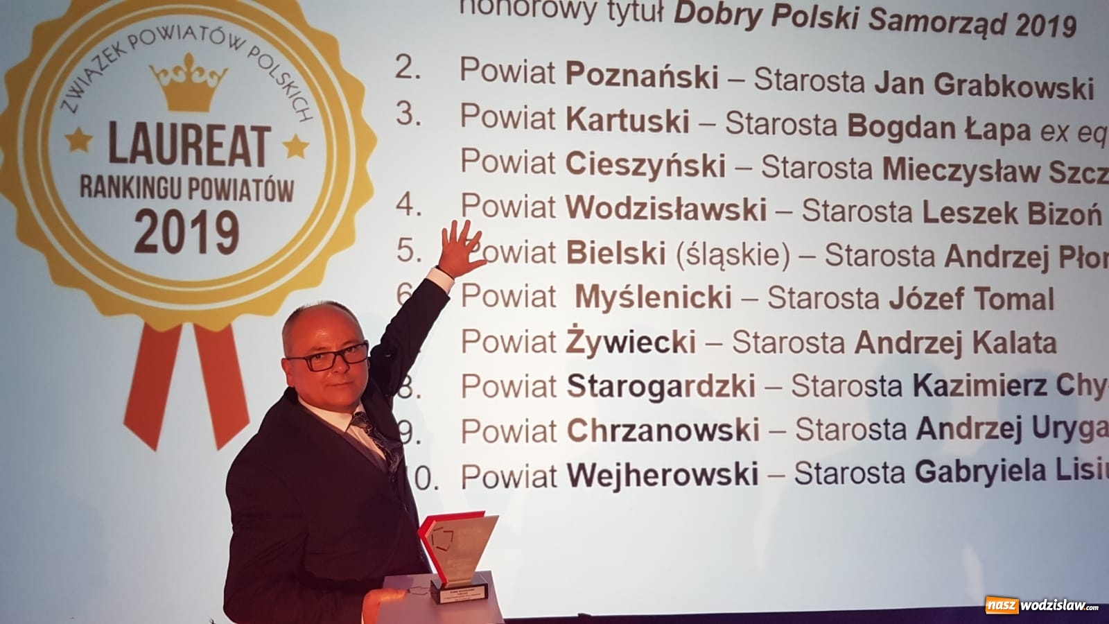 Zdjęcie w galerii na portalu naszwodzislaw.com: Powiat Wodzisławski z laurem Związku Powiatów Polskich wiadomości z regionu