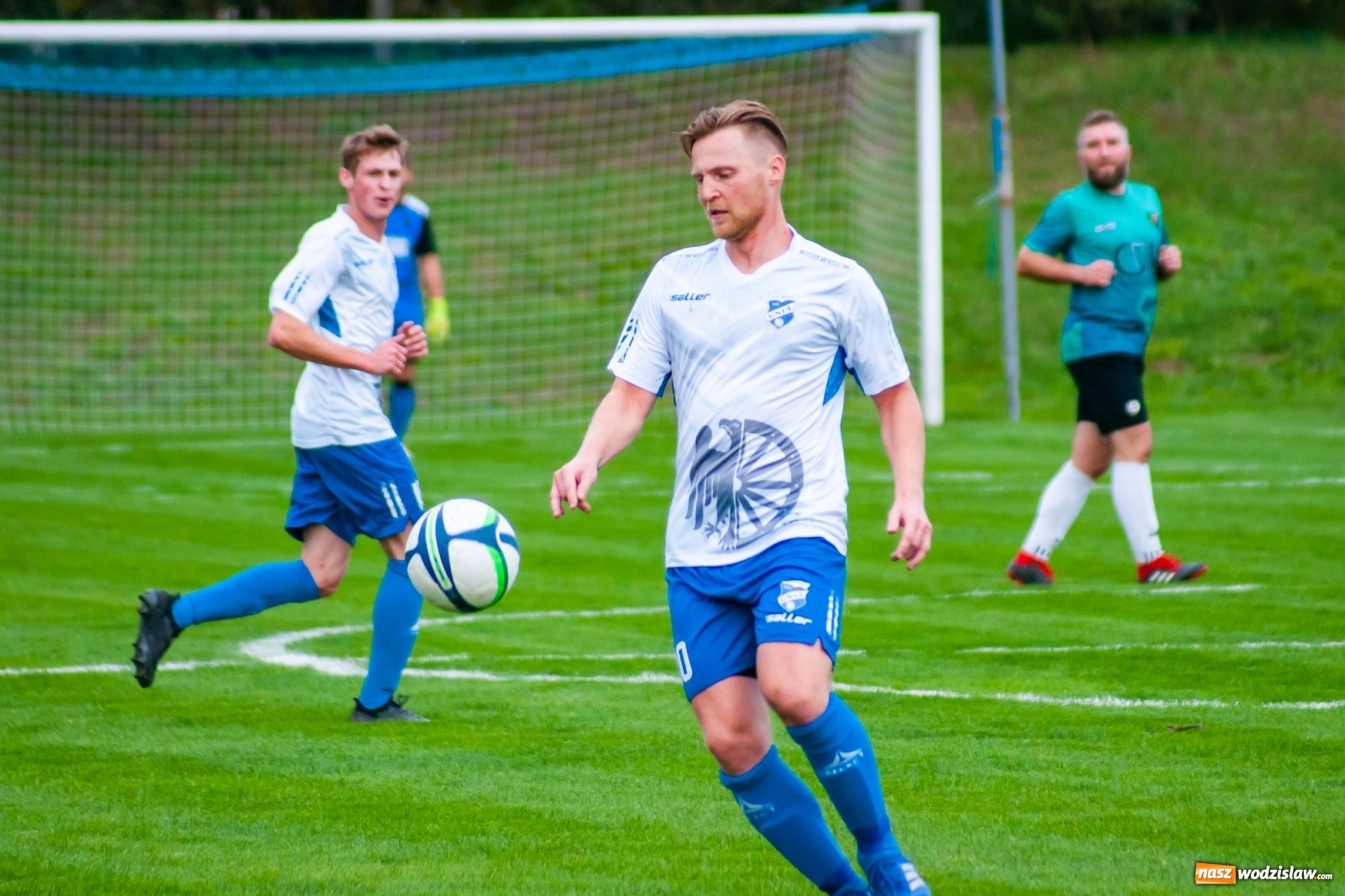 Zdjęcie w galerii na portalu naszwodzislaw.com: Tomasz Kukla uratował punkt dla Czarnych z Gorzyc [FOTO] wiadomości z regionu