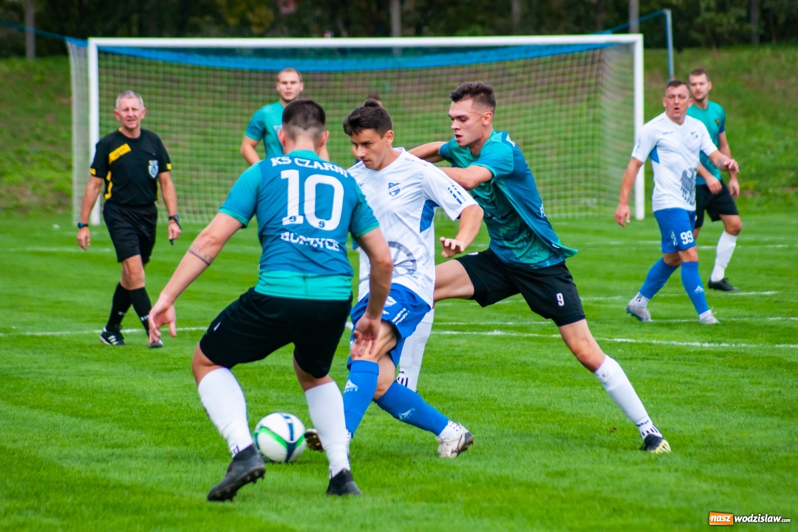 Zdjęcie w galerii na portalu naszwodzislaw.com: Tomasz Kukla uratował punkt dla Czarnych z Gorzyc [FOTO] wiadomości z regionu